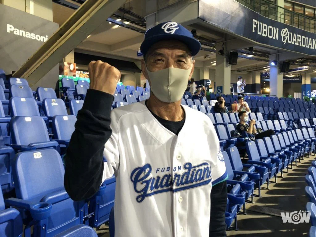 富邦鐵粉鄧先生盼能鬆綁親子席規範。