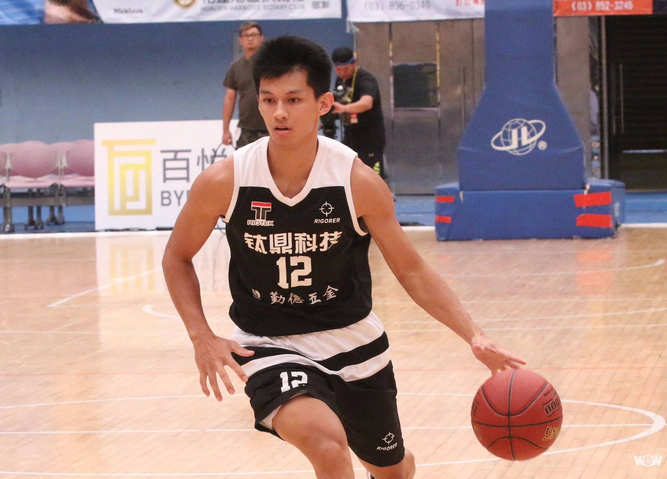 《籃球》鈦鼎科技組隊 許一個UBA球員被看到的機會