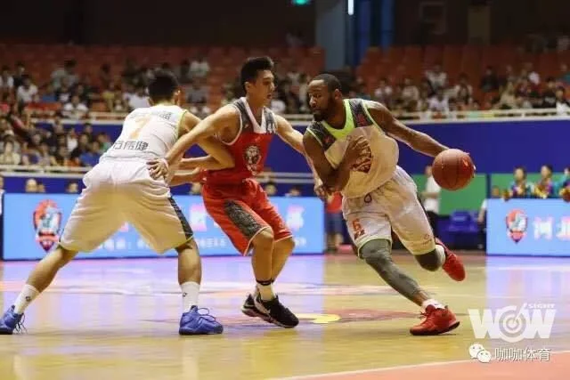 《籃球》面對高強度與碰撞 NBL雙星努力練壯