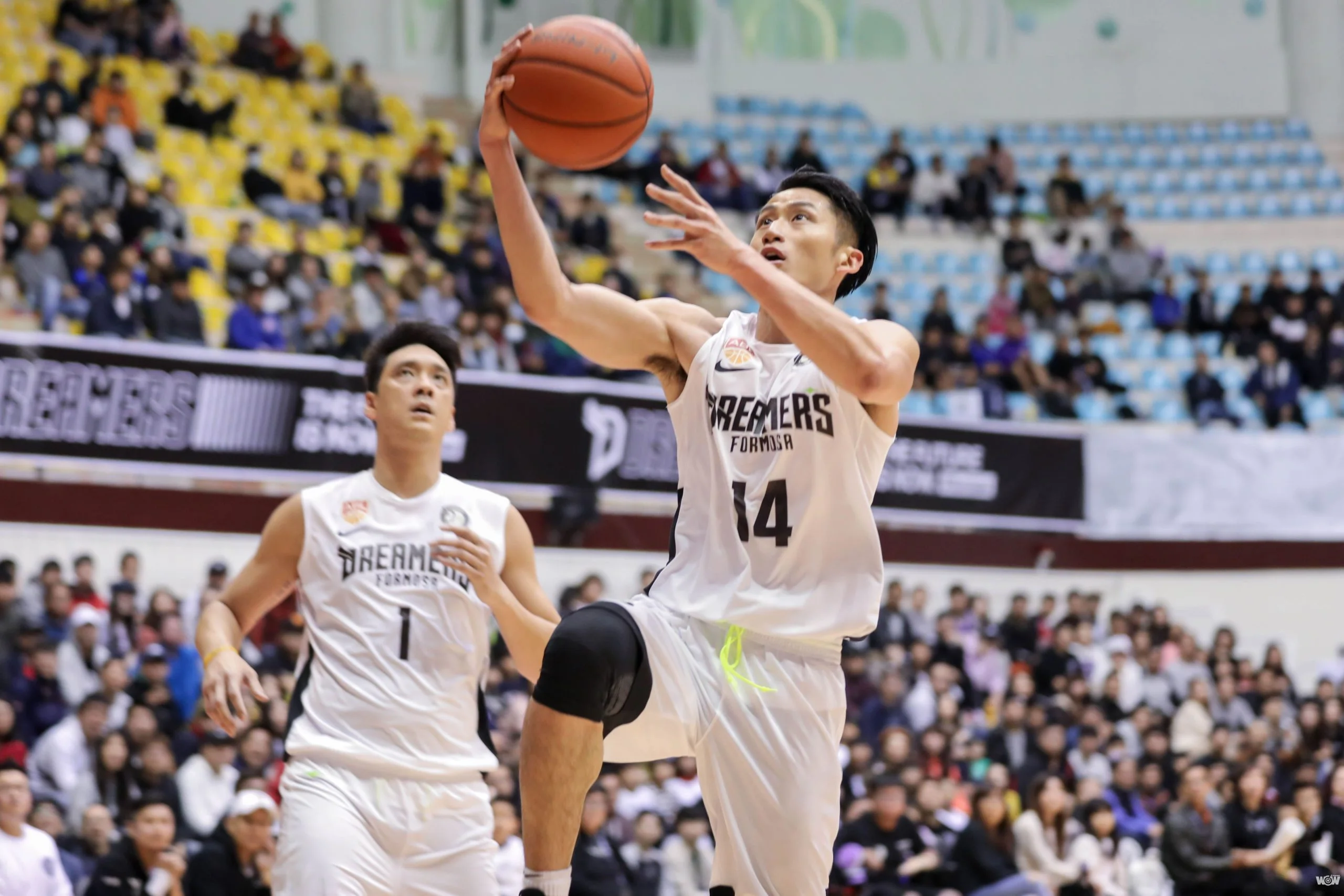 《籃球》夢想家主場三連勝 搶下季後賽門票