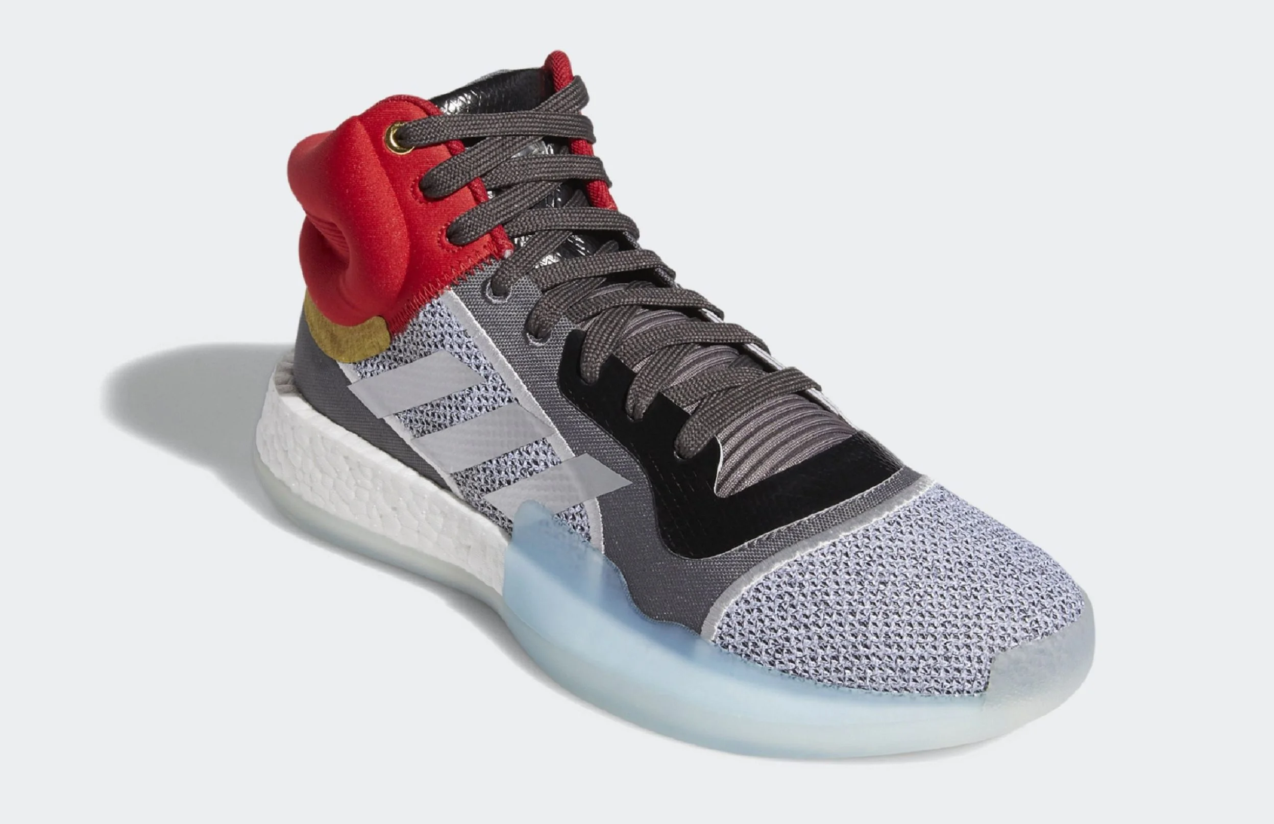 《籃球》adidas MARVEL 聯名 超級英雄戰靴橫空出世