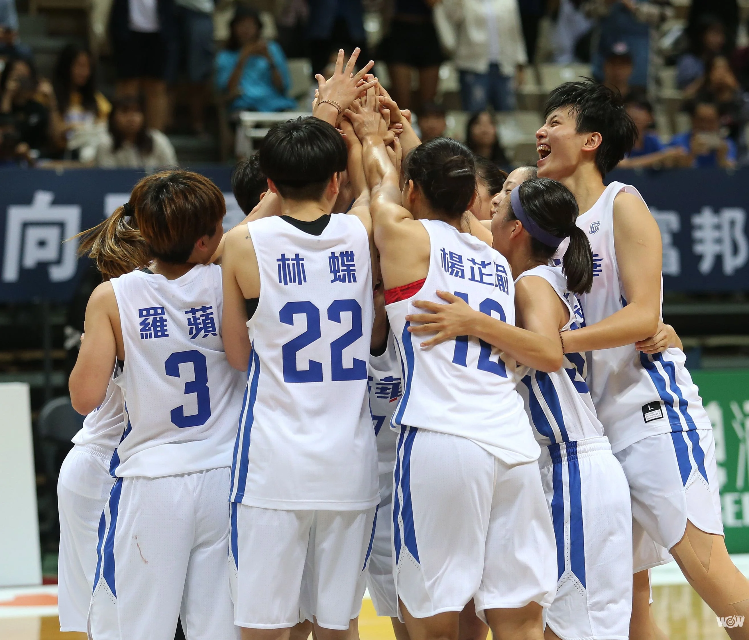 《籃球》中華藍、白姊妹交鋒 白隊大勝打出年輕氣盛