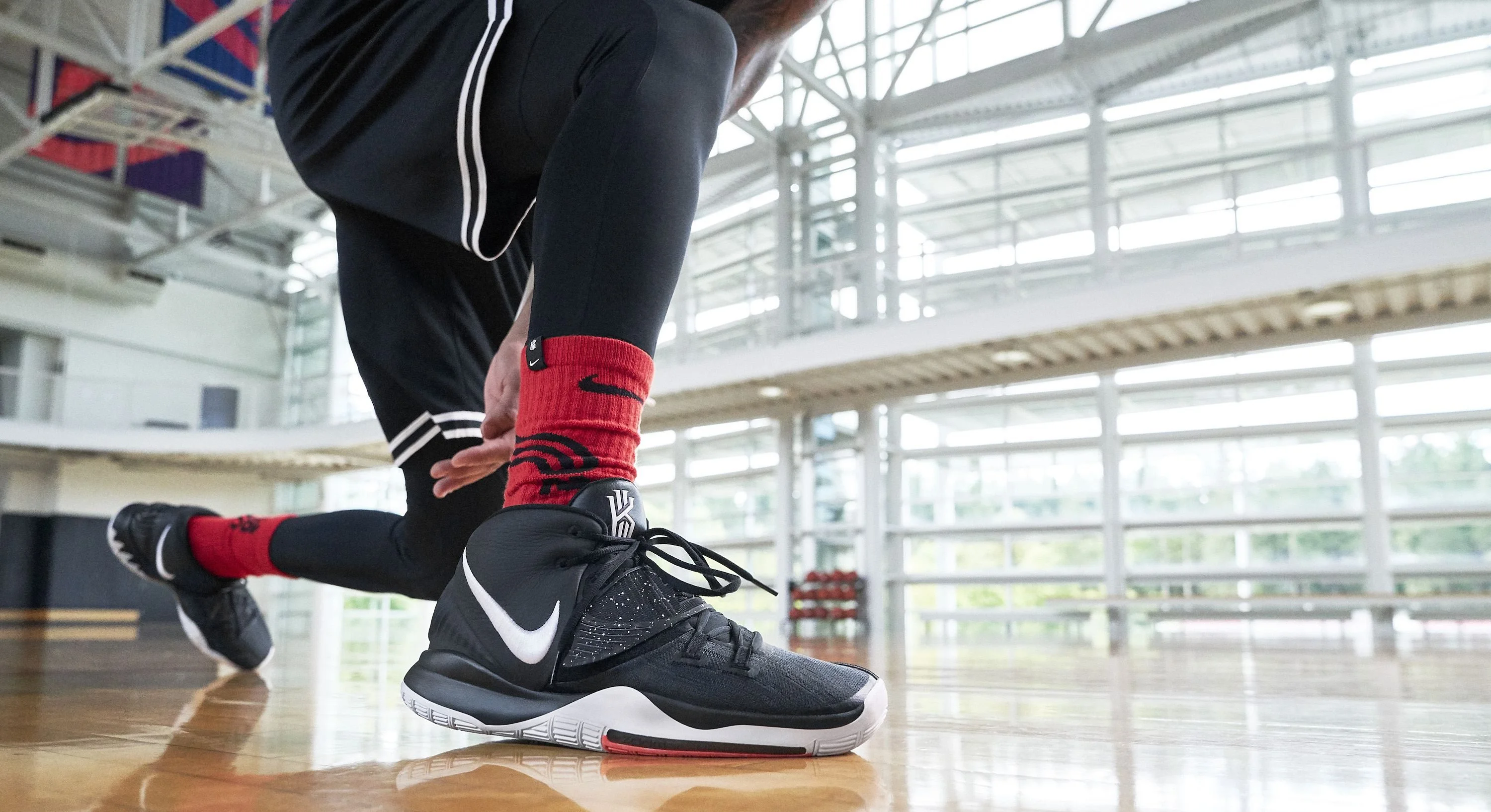 《籃球》剖析 KYRIE 6 的科技和外觀