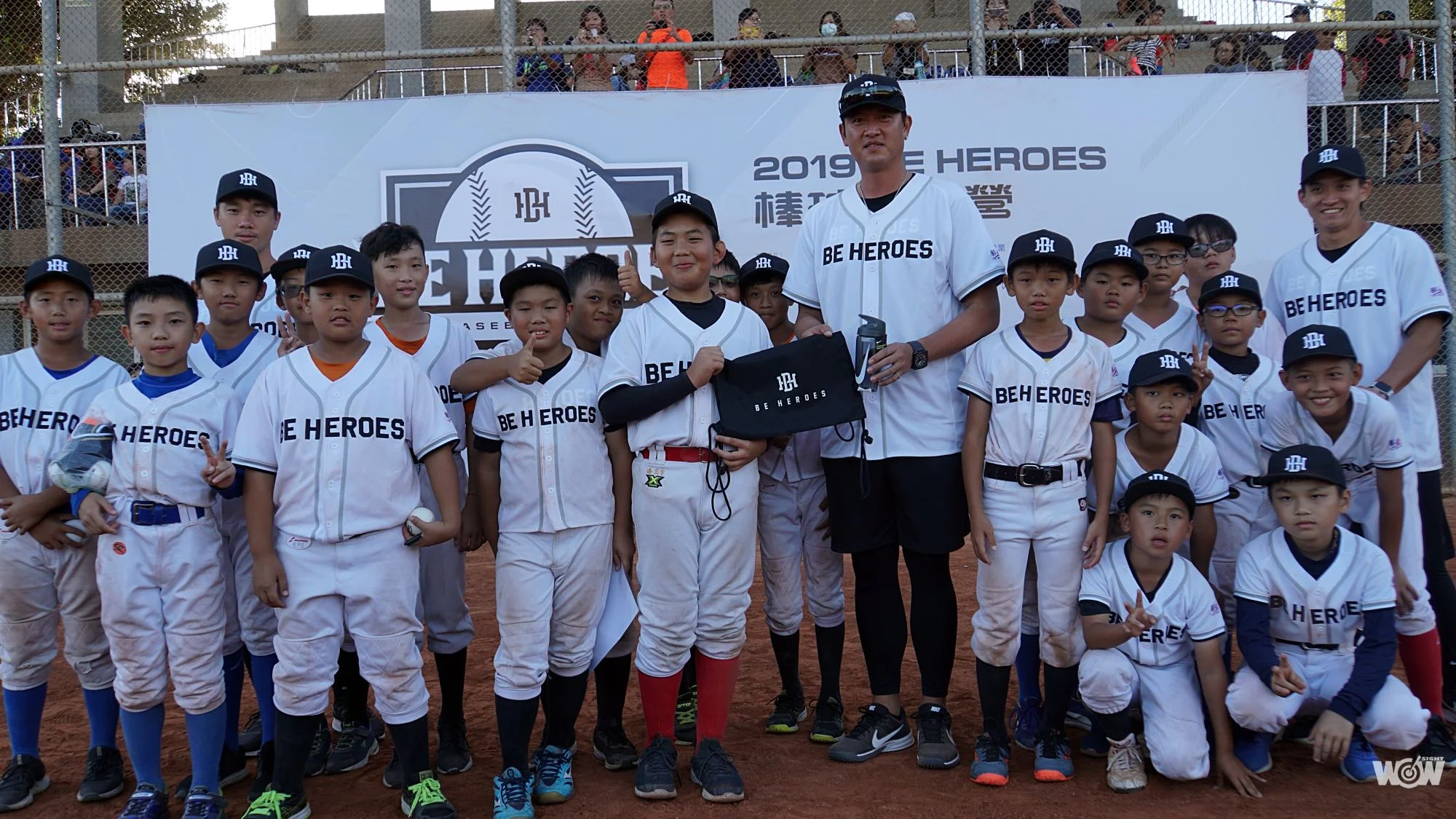 《棒球》首屆BE HEROES訓練營落幕 小球員寫滿感謝卡 總教練王建民直呼感動