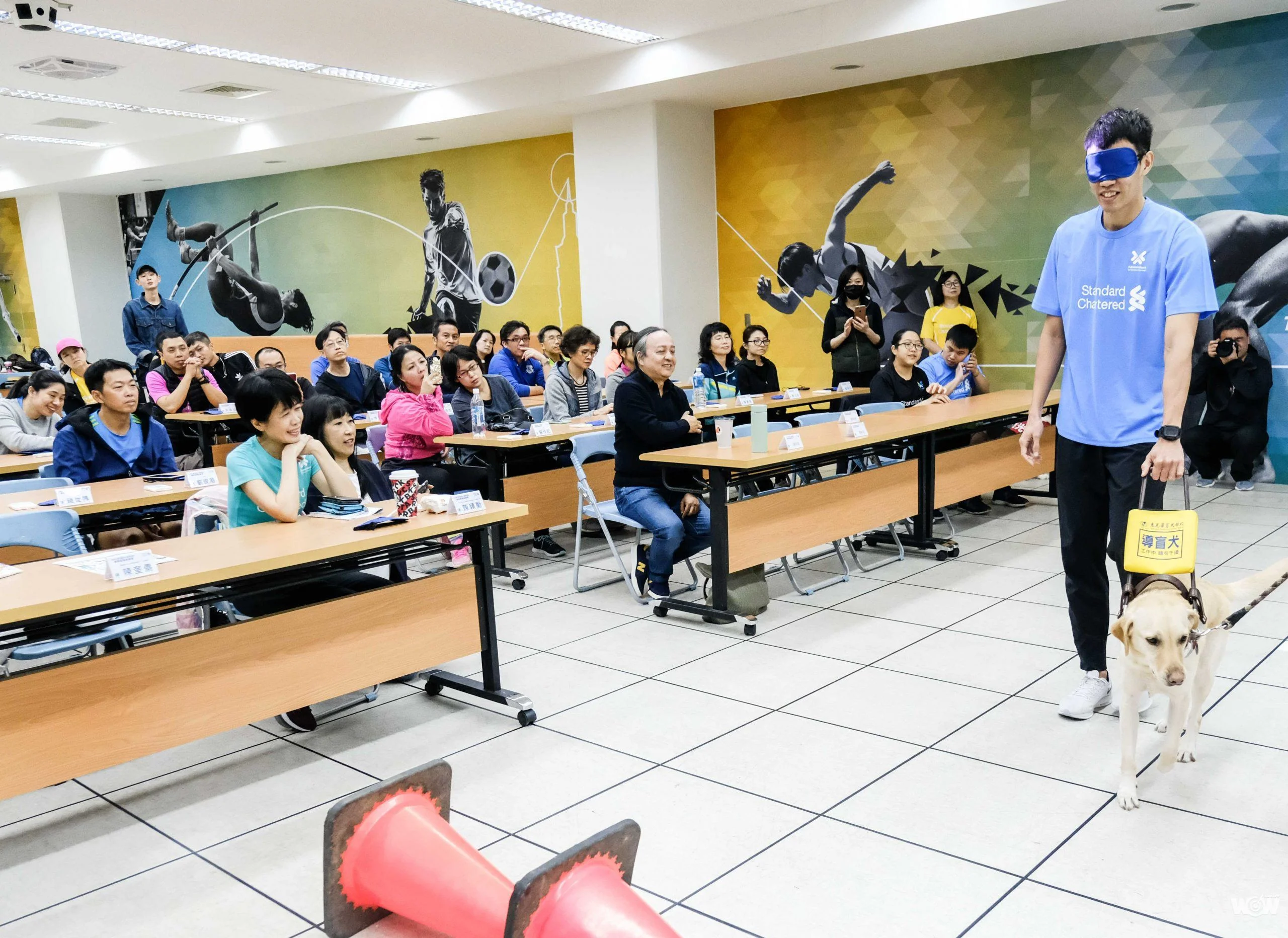 《路跑》體驗矇眼跨越障礙 陳奎儒佩服視障跑者勇氣和毅力