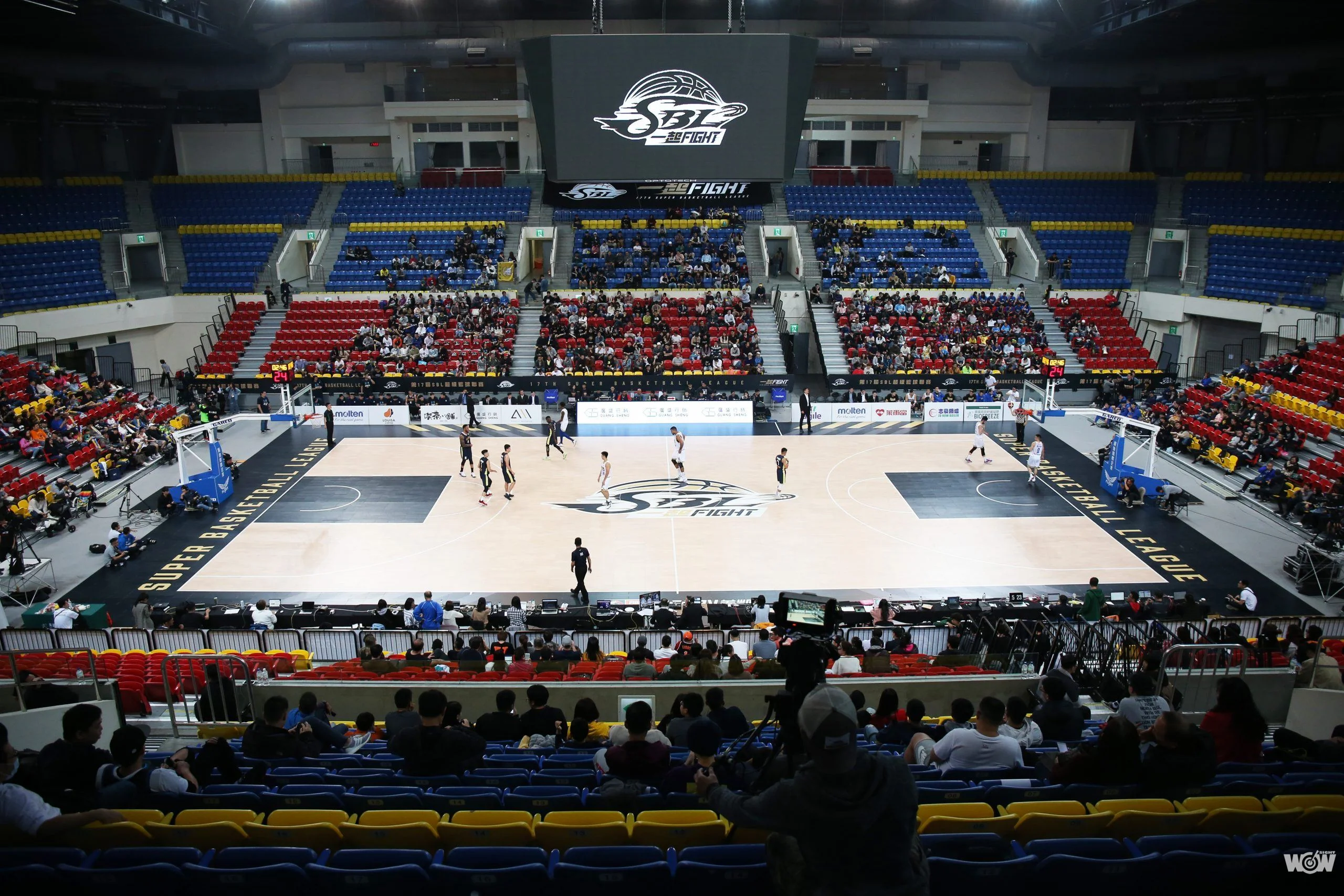 《籃球》SBL開打 全新地板吸引目光