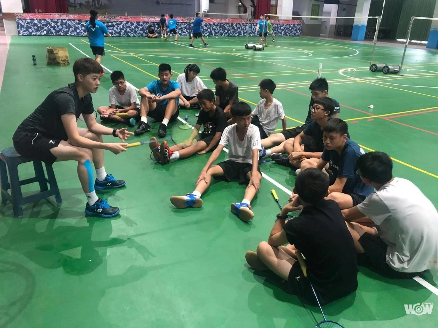 《羽球》白馭珀回饋基層 萬巒國中做公益