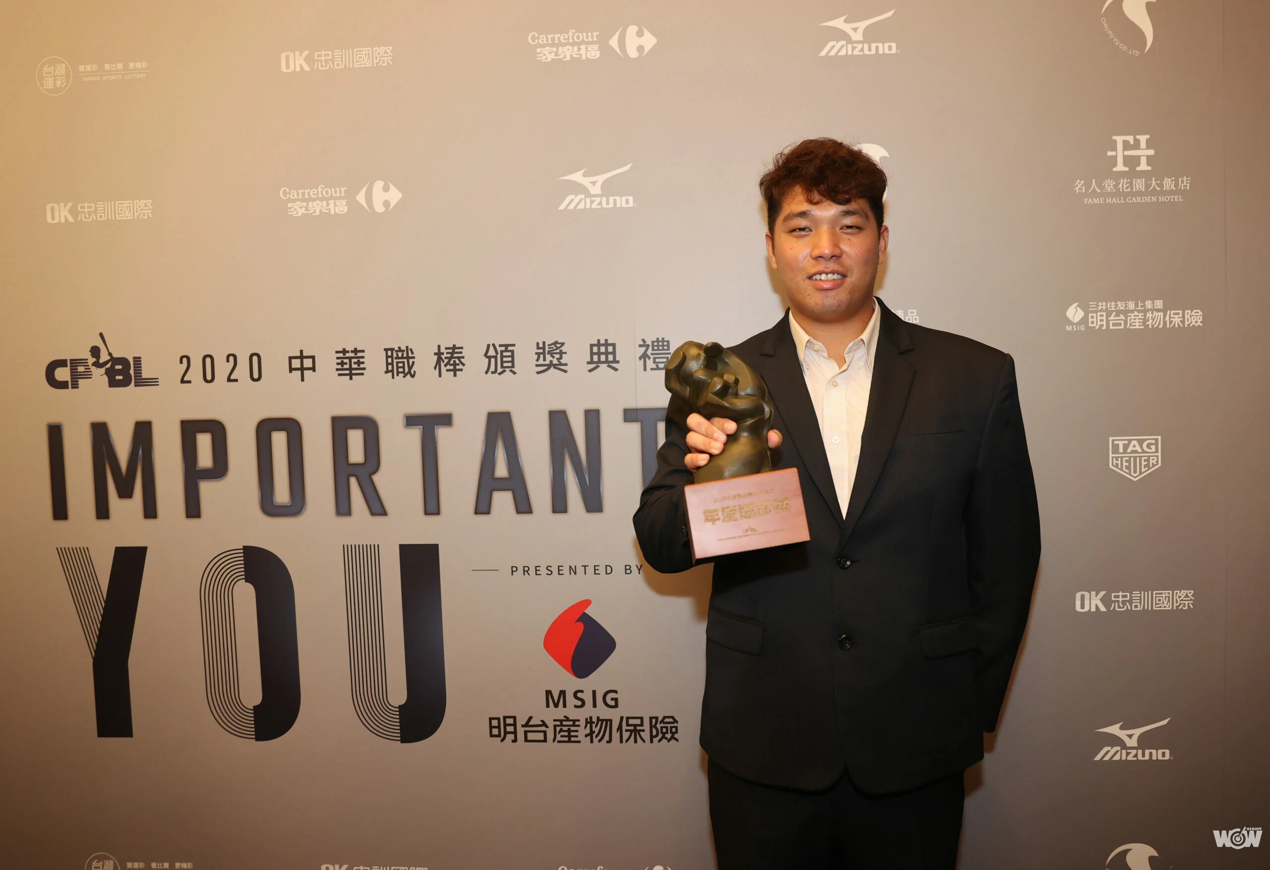 《棒球》中職年度獎項／餅總灌輸不服輸心態 鄭鈞仁搶下進步獎