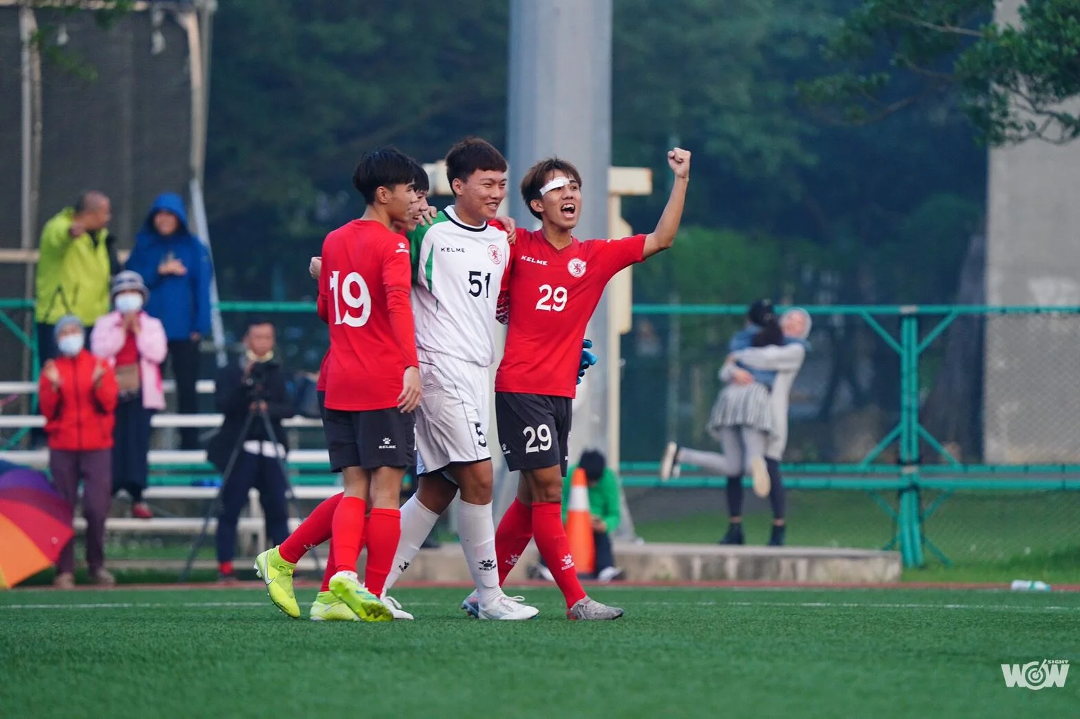 《足球》門將操刀點球拐氣 紅獅力退桃園國際 升降賽保級成功