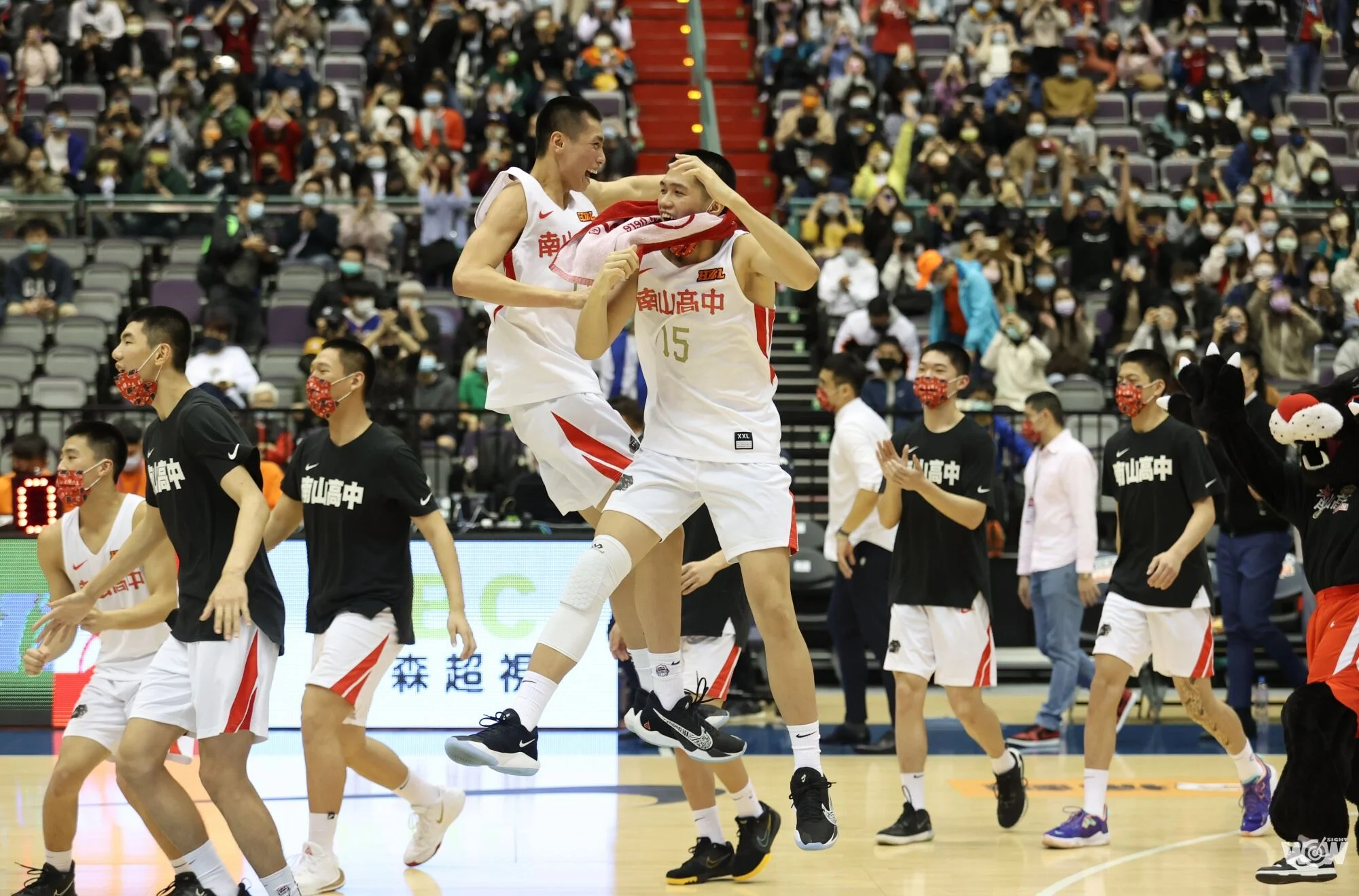 《HBL》翻轉16分劣勢退東泰 南山死裡逃生晉冠軍戰