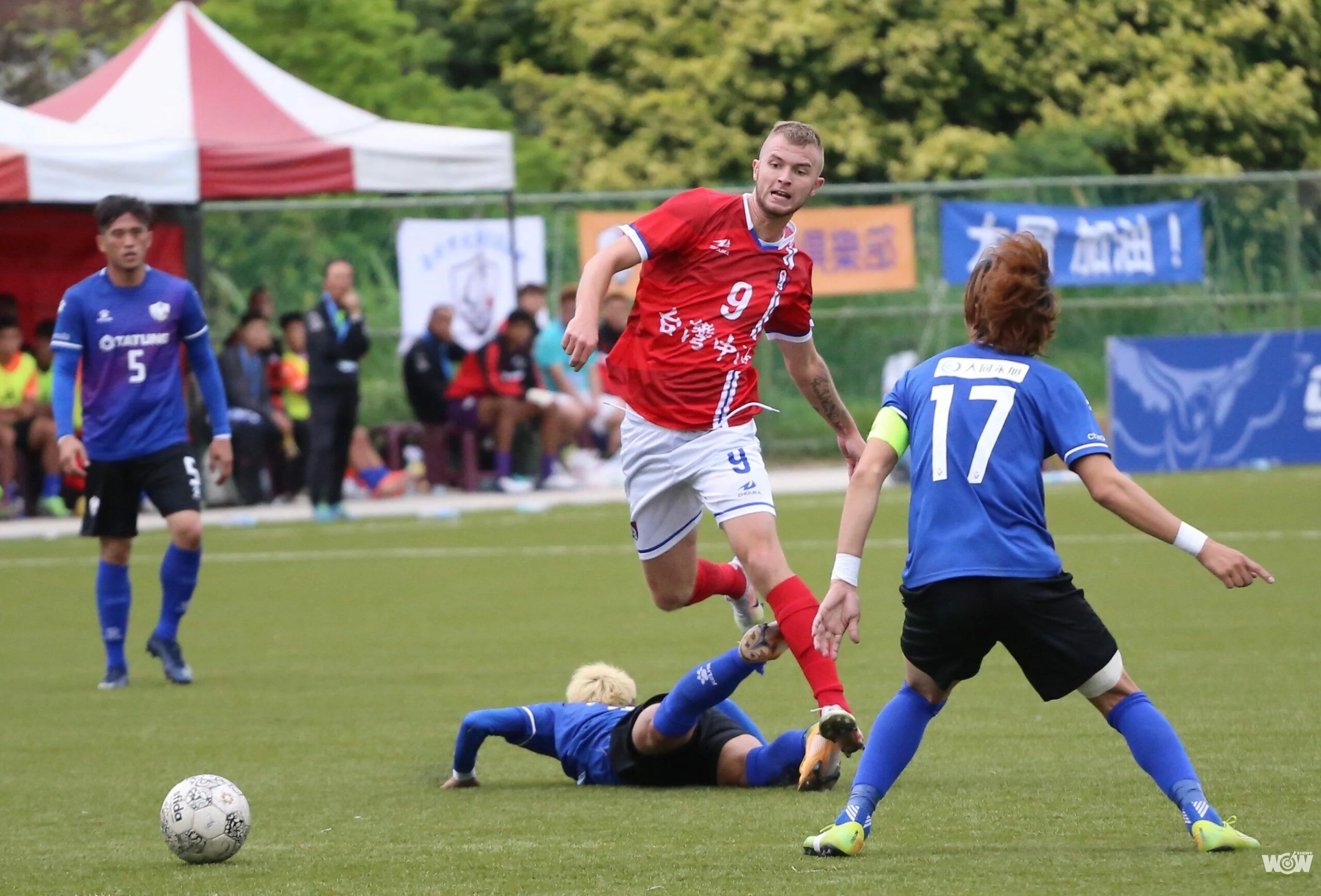 《足球》中油秘密武器發威 踢倒老牌勁旅大同