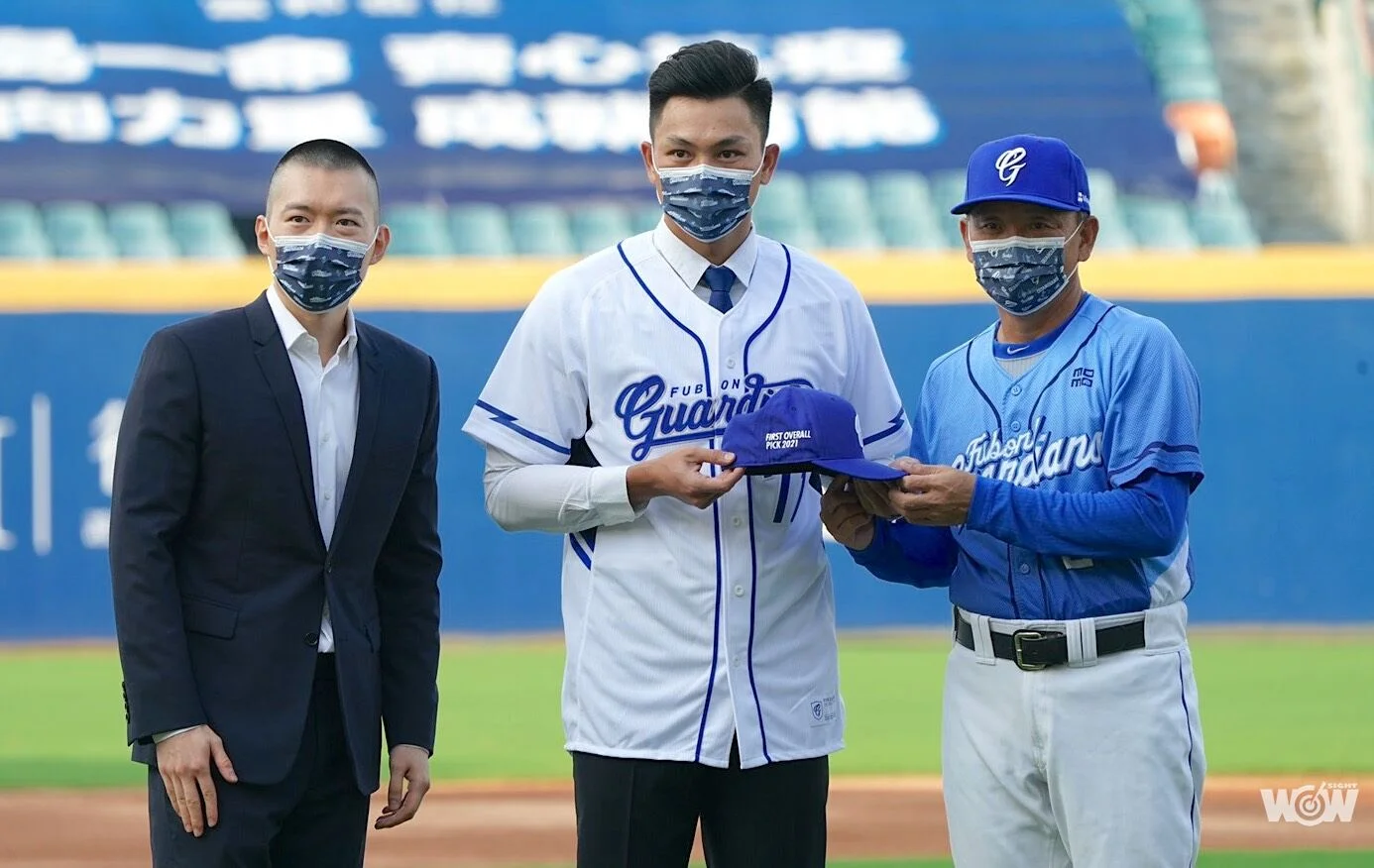 《棒球》江少慶父親節攜手爸爸開球 史上最大約加盟富邦悍將