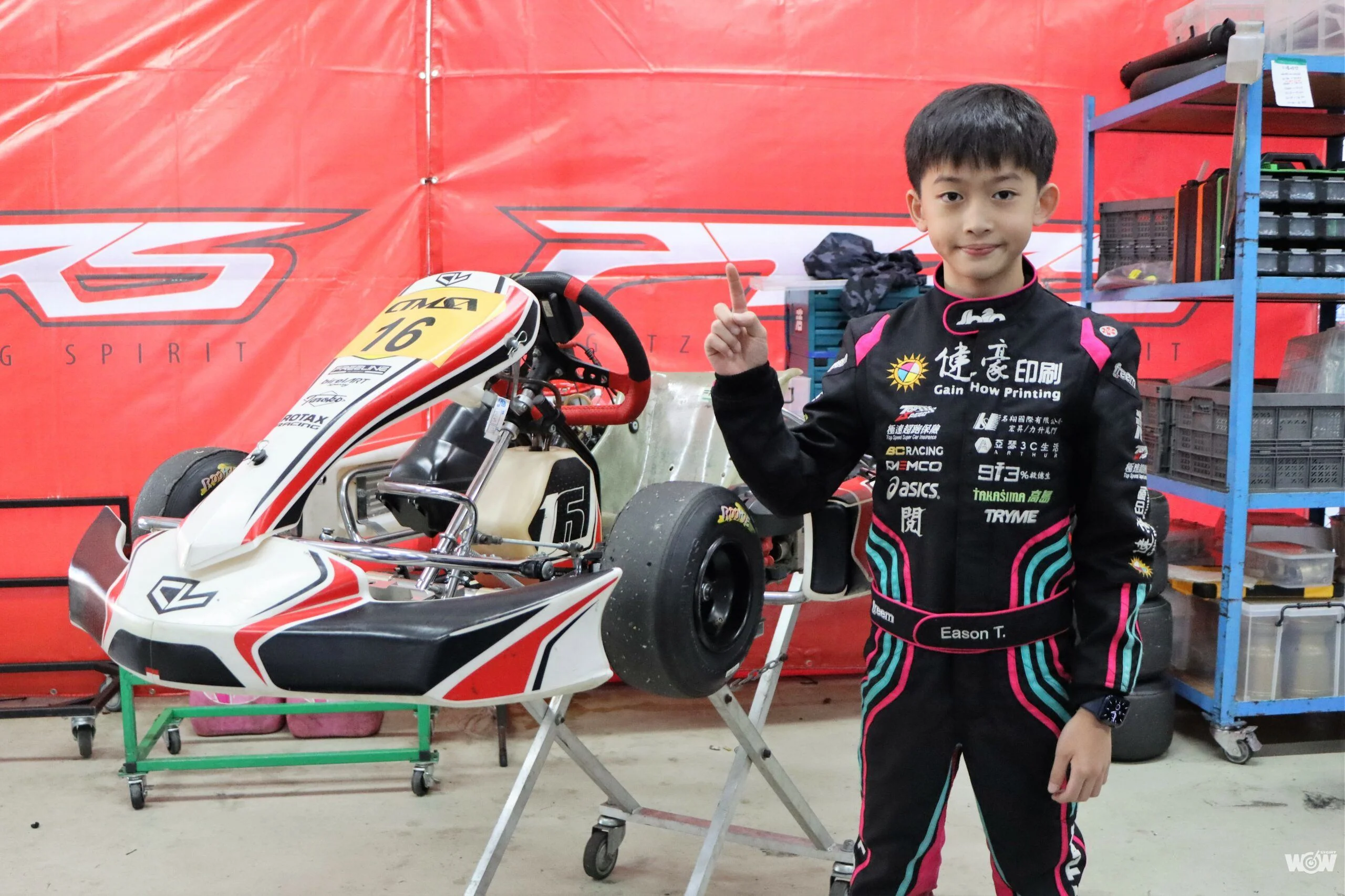 《賽車》卡丁車世界年終賽 11歲曾承康帶著國旗遠征巴林