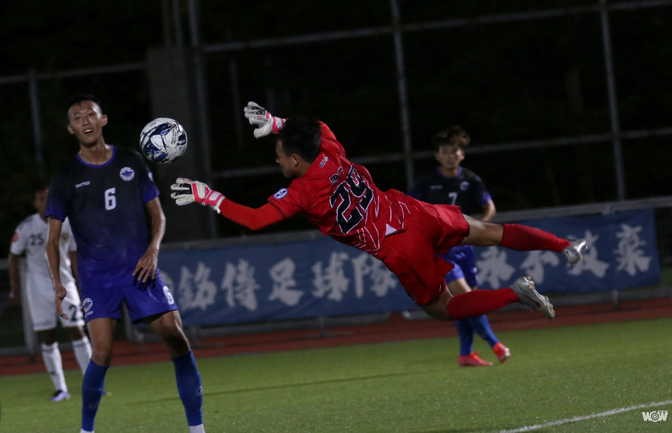 《足球》下半場頻爆衝突 銘傳、台灣石虎和局收場
