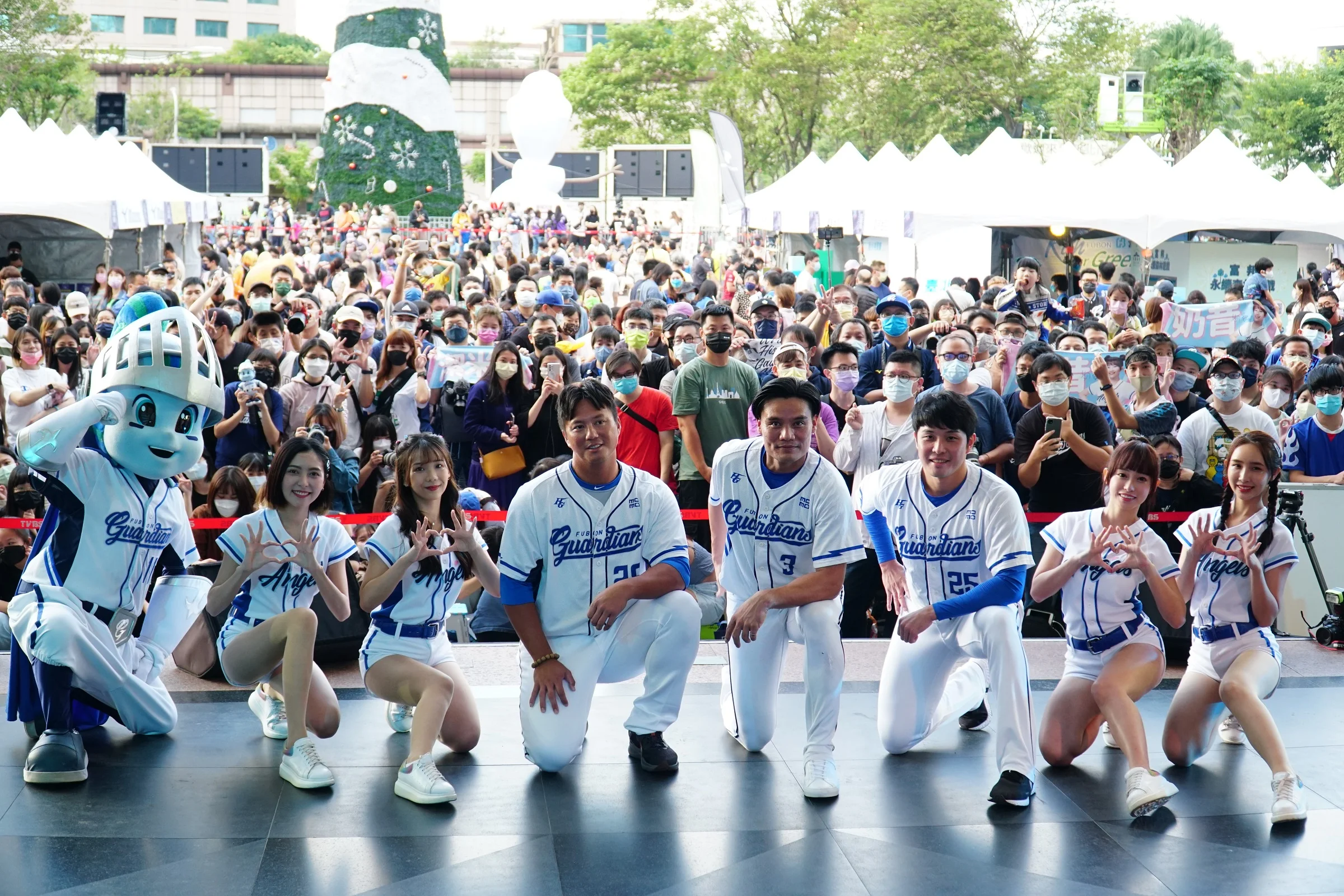 《體壇》富邦悍將、凱撒射箭嗨翻新北歡樂耶誕城 中信特攻、新北國王、中纖女排等城市隊接力登場