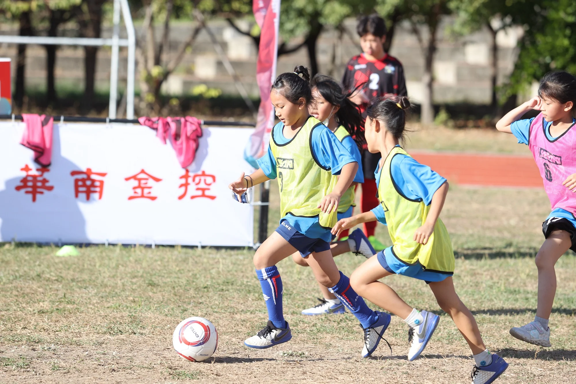 《足球》極偏遠國小的足球夢 吳彥平要帶領雙龍國小實現