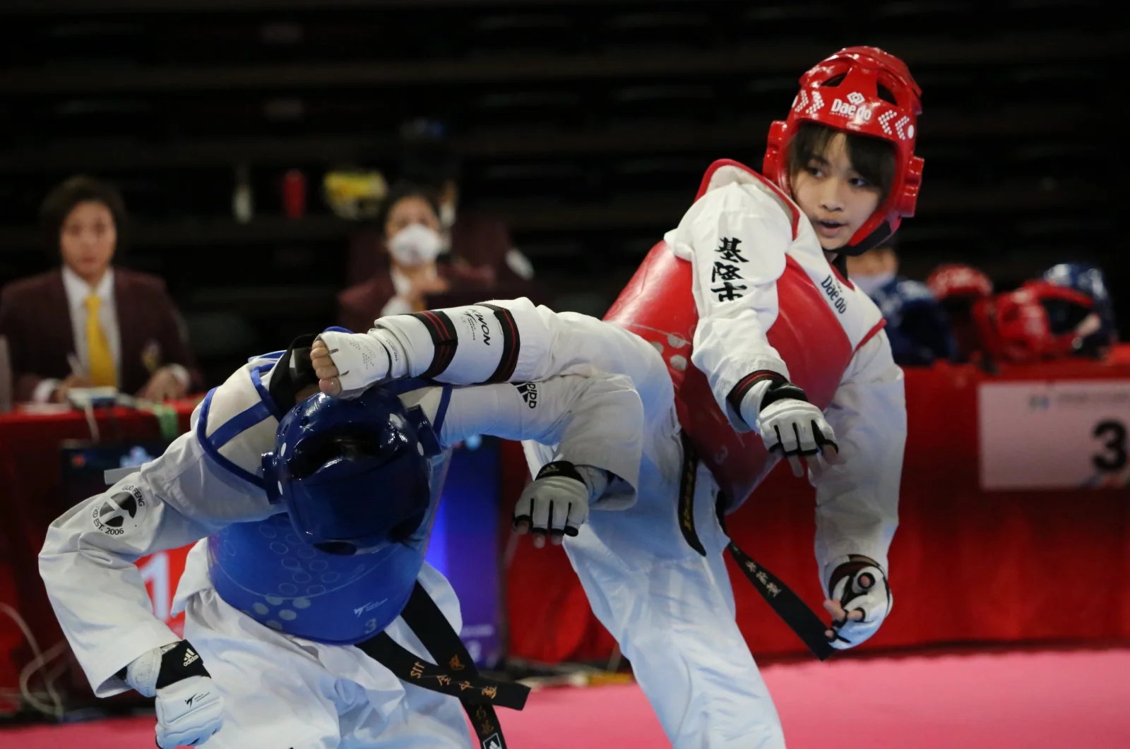 《跆拳道》林侑萱帶傷拚戰 基隆成功睽違18年再奪中運對打金牌