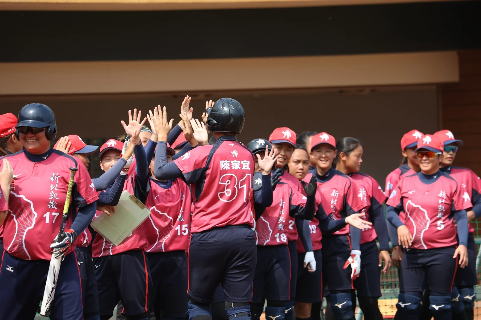 《女壘》企業女壘聯賽新北凱撒暫居龍頭 三重主場戰新世紀黃蜂拚5連勝