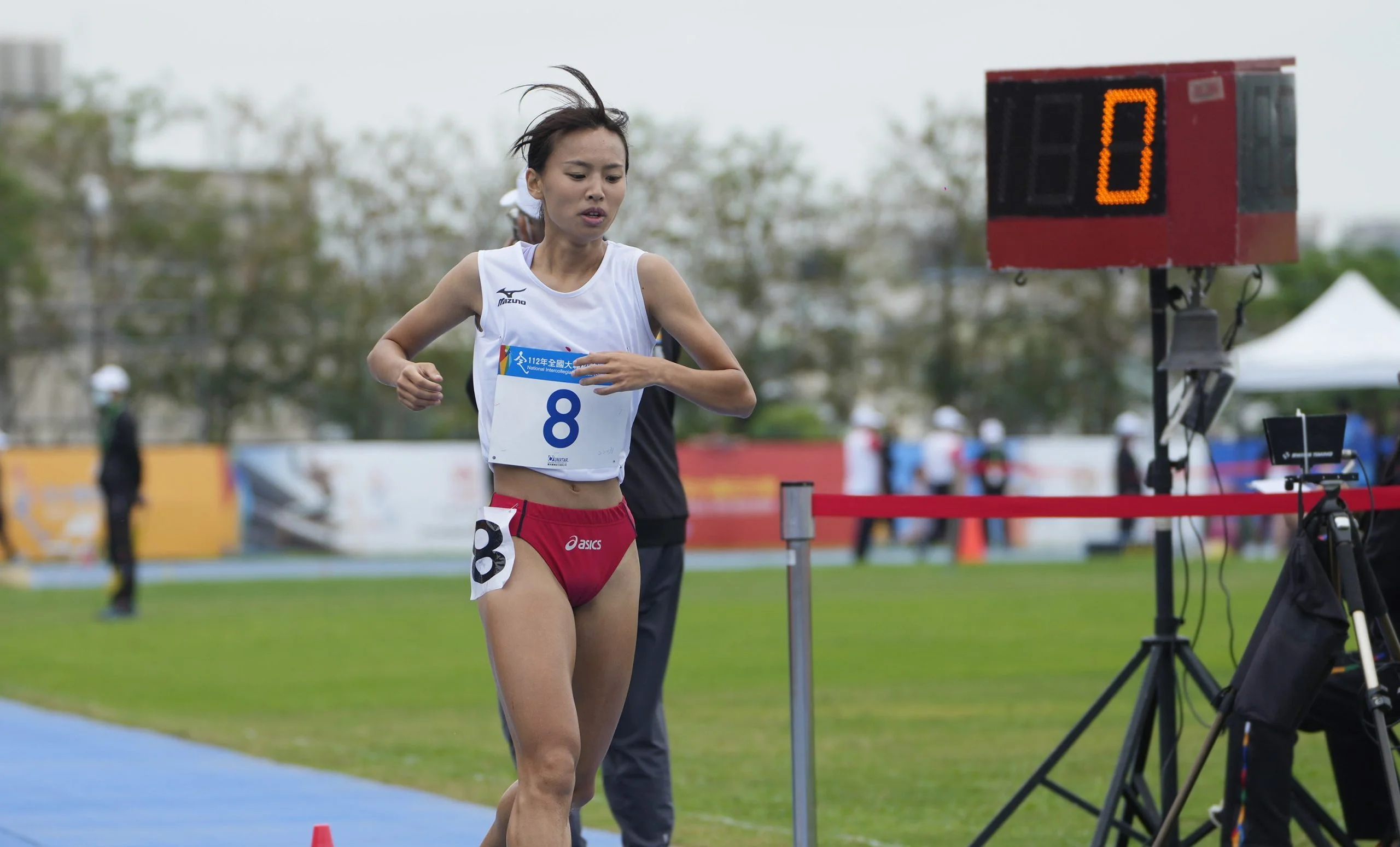 《全大運》要強更要美 大一新鮮人徐苡絜3000公尺障礙奪金