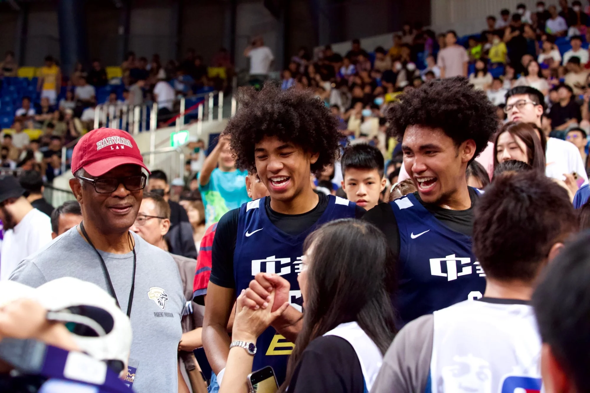《籃球》賀氏兄弟夏日驚奇之旅 阿巴西相約一同披國家隊戰袍