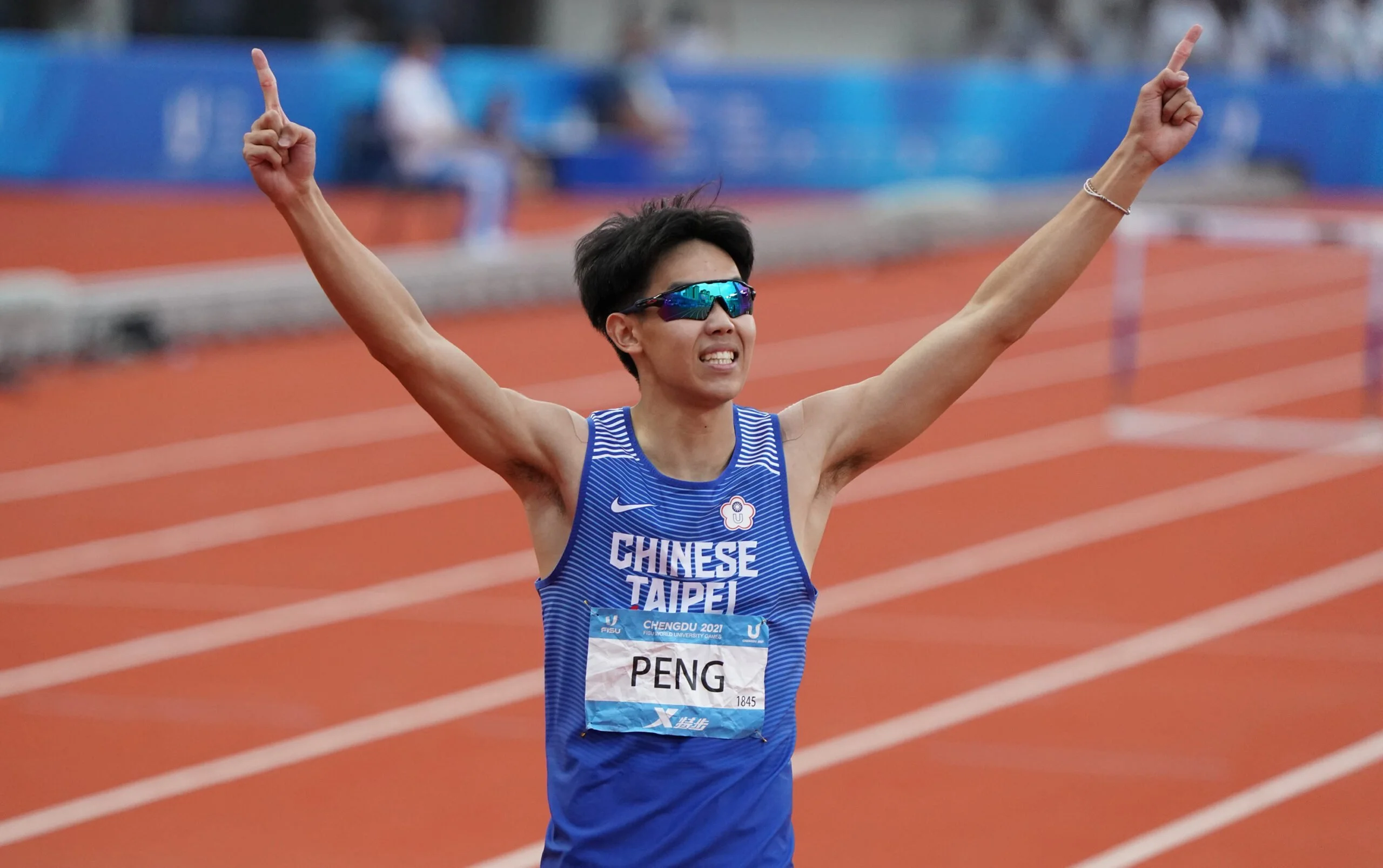 《田徑》一步步向前看見成長空間 彭名揚世大運400欄破全國摘金達標巴黎奧運