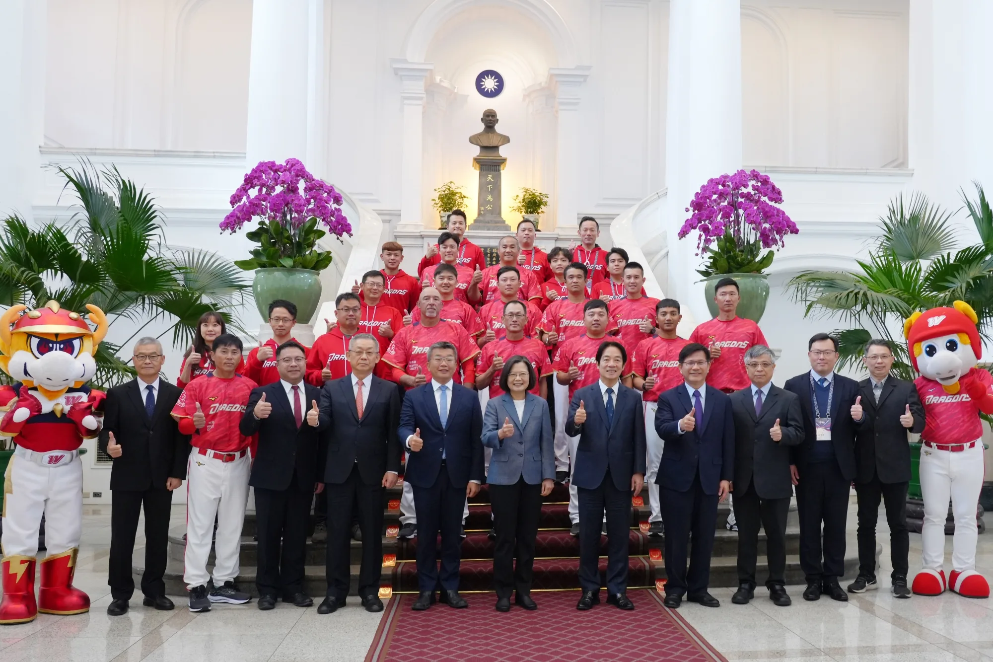 《中職》台灣大賽冠軍味全龍前進總統府 共享奪冠榮耀