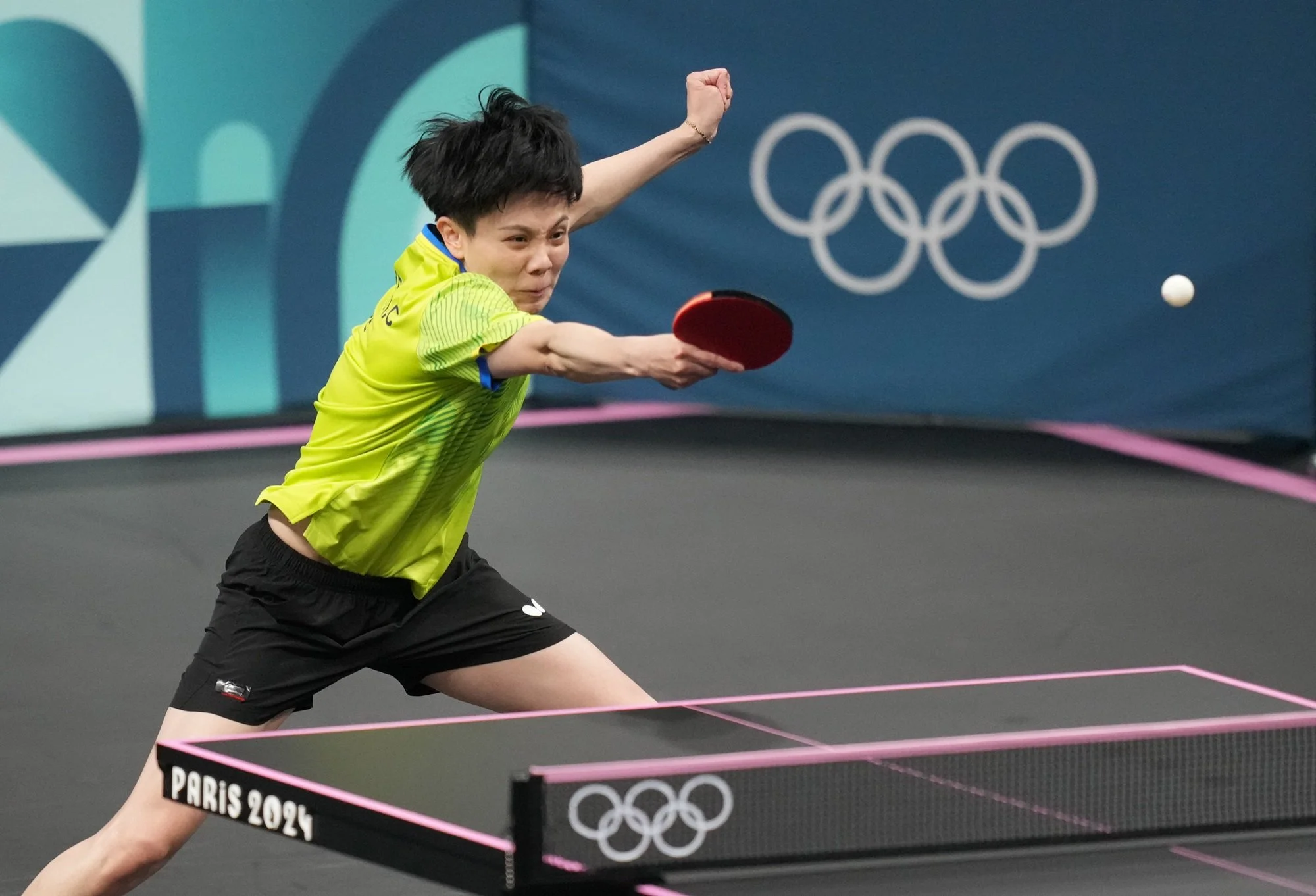 《奧運》打出不放棄決心 鄭怡靜力拚中國大魔王孫穎莎落敗