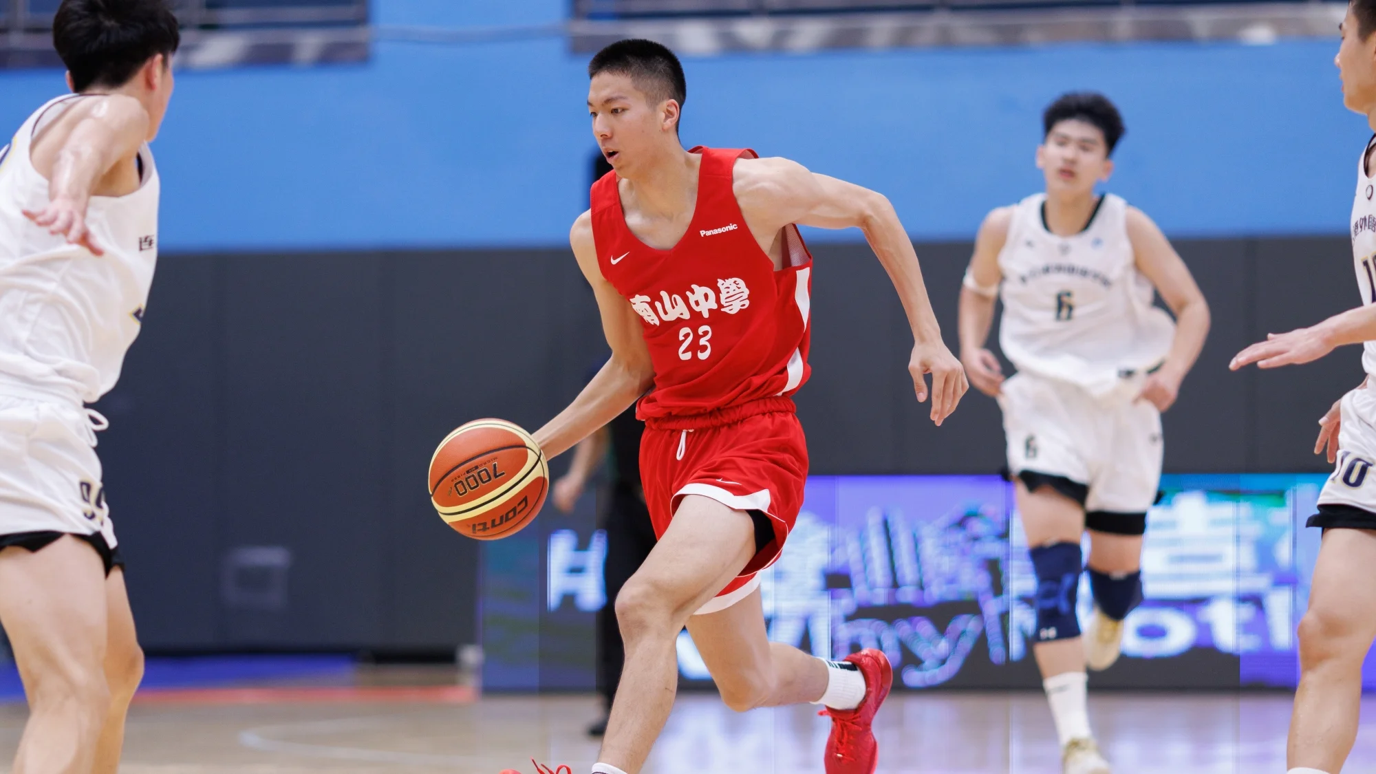 《籃球》興富發登峰造極青年籃球錦標賽 南山名門之後邱靖展現潛力