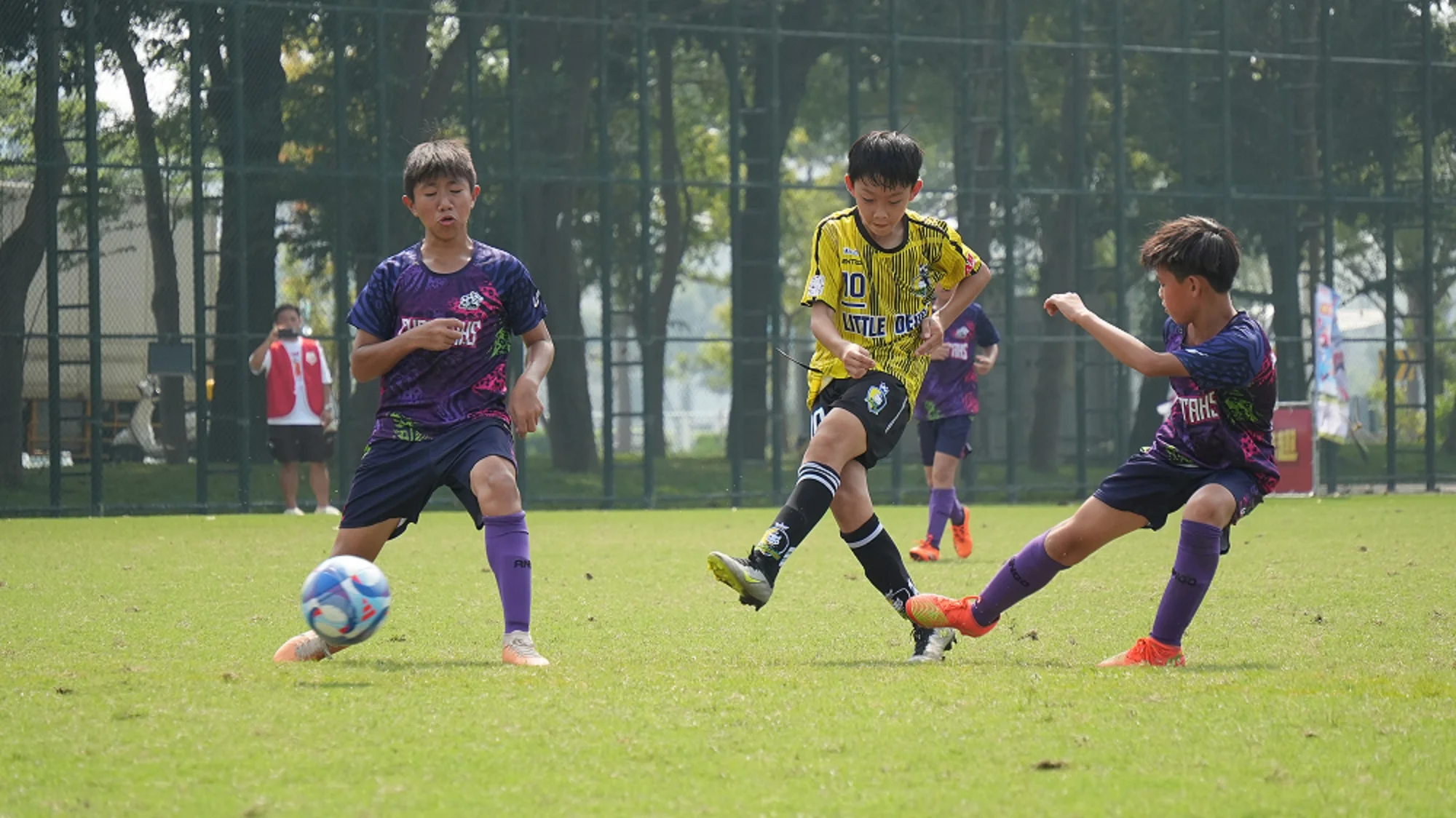 《足球》YAMAHA CUP 南區預賽率先開踢 小不老足球俱樂部、小惡魔足球俱樂部和後勁國小晉級全國總決賽