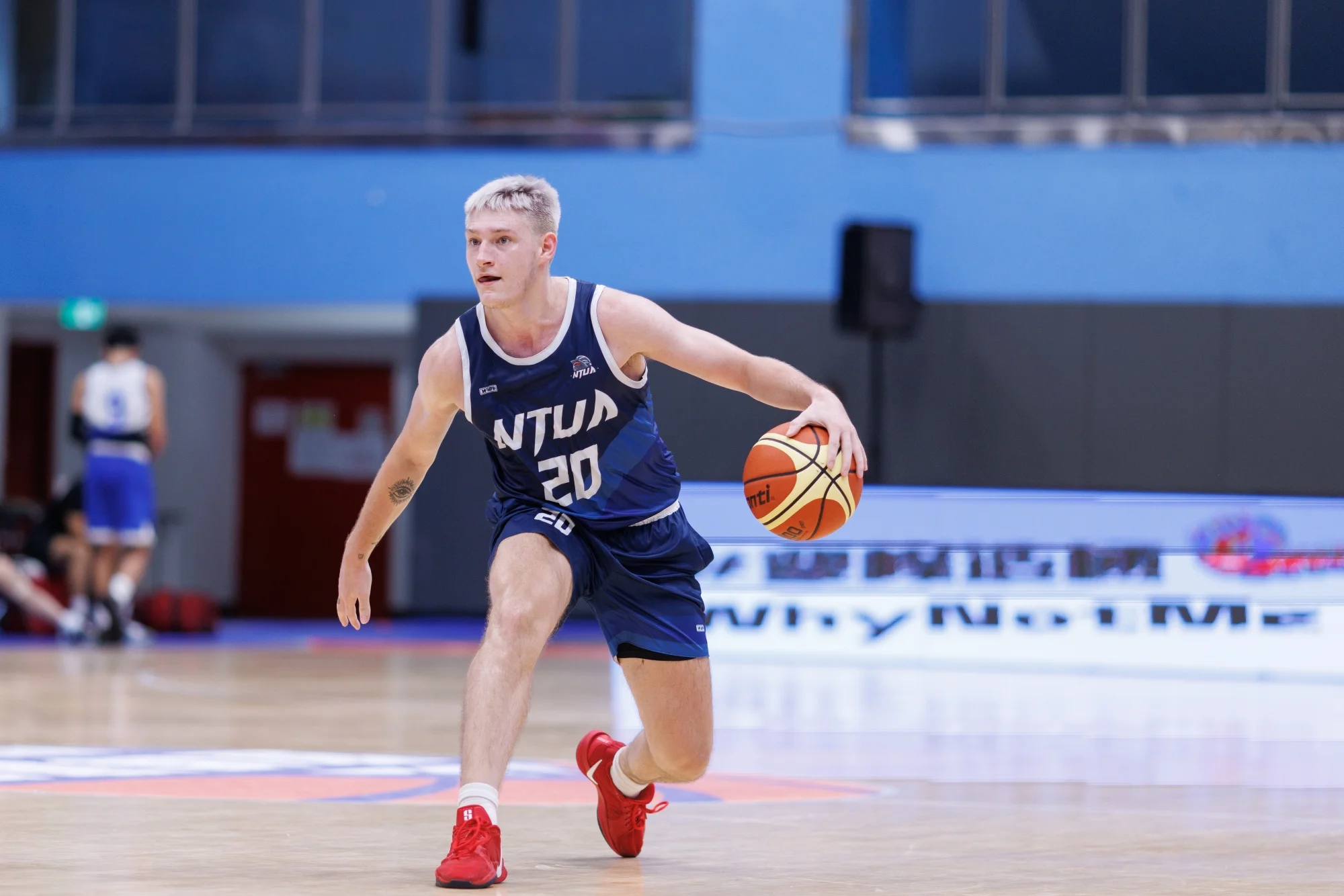 《籃球》興富發登峰造極籃球賽大專組開打 喬納森準絕殺臺藝大氣走健行