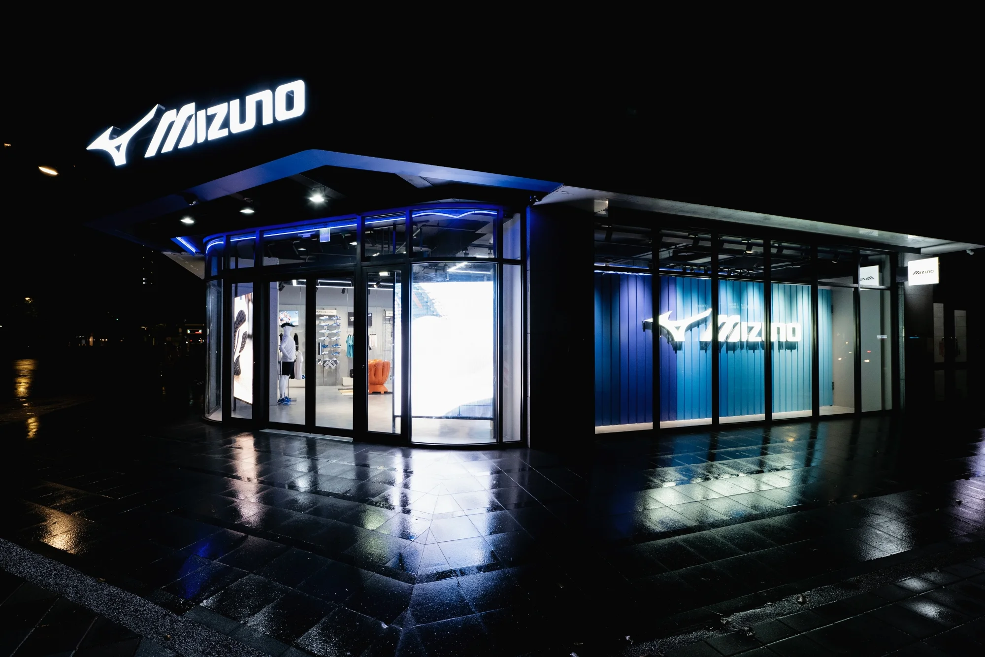 《看裝備》台灣Mizuno台北旗艦店新址開幕 開幕周現場響應公益捐血 送品牌運動襪與折價卷