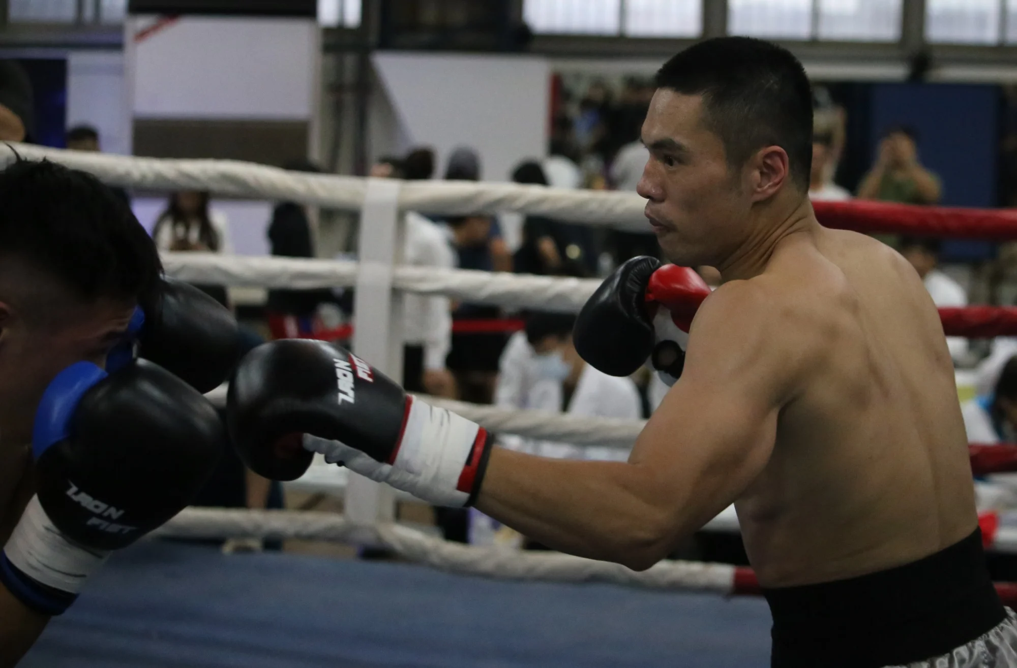 《IRON FIST拳擊賽》上班族登職業賽擂台 陳冠彣因拳擊活出精彩一頁