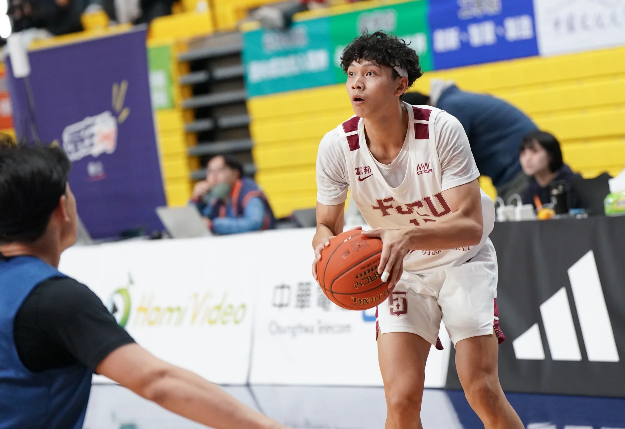 《富邦人壽UBA》面對前東家世新微妙加不捨 李盛新助輔大開季收第5勝