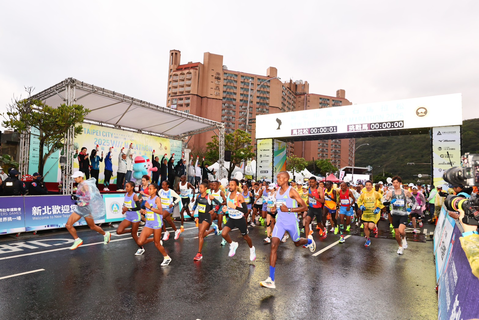 《路跑》Ｍulu Gadise刷新萬金石馬拉松女子大會紀錄 國內男子組冠軍周庭印連霸  女子組李佳玫摘下后冠