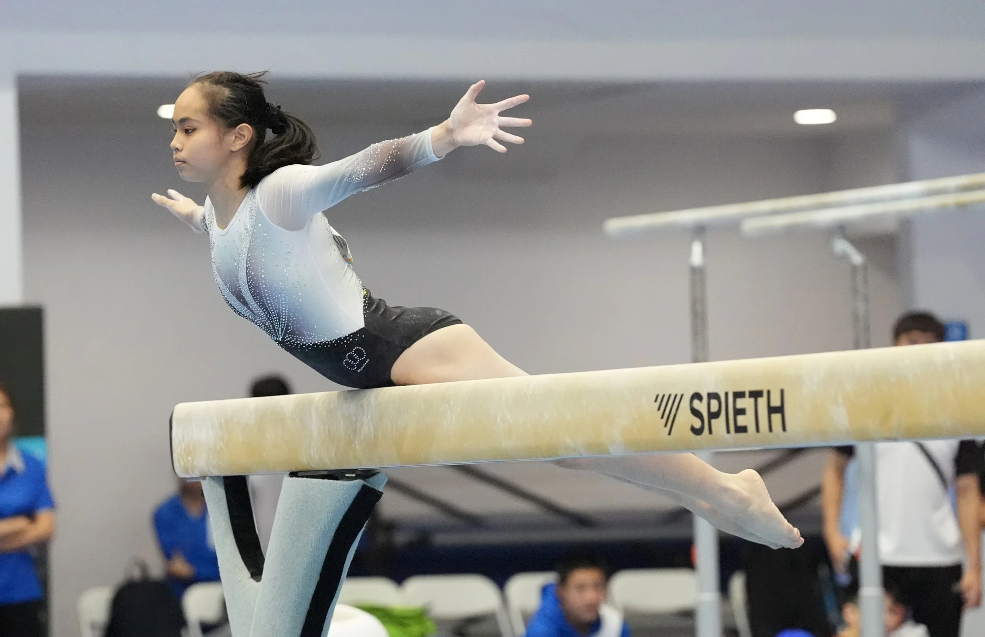 《體操》把握隊友禮讓的機會 屏東縣至正國中李佳蔚帶回平衡木金牌