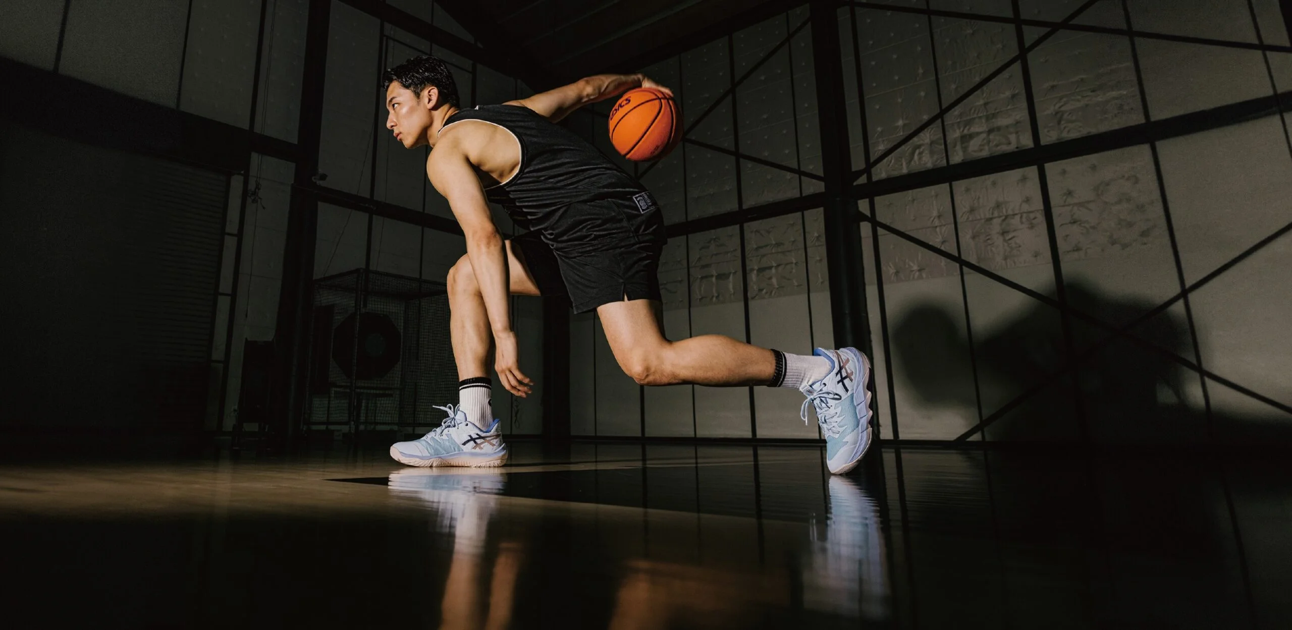 《看裝備》ASICS 推出「河村勇輝限定款」 展現籃球新星逐夢旅程與動人故事
