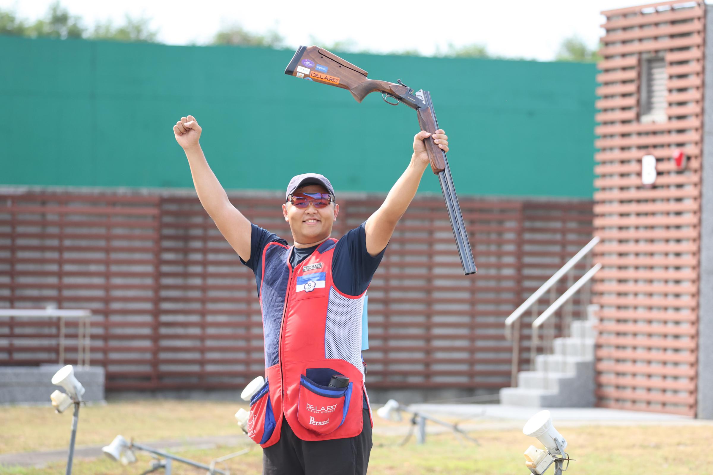 《射擊》楊昆弼專注把自己做好 愛妻陪伴帥氣奪金