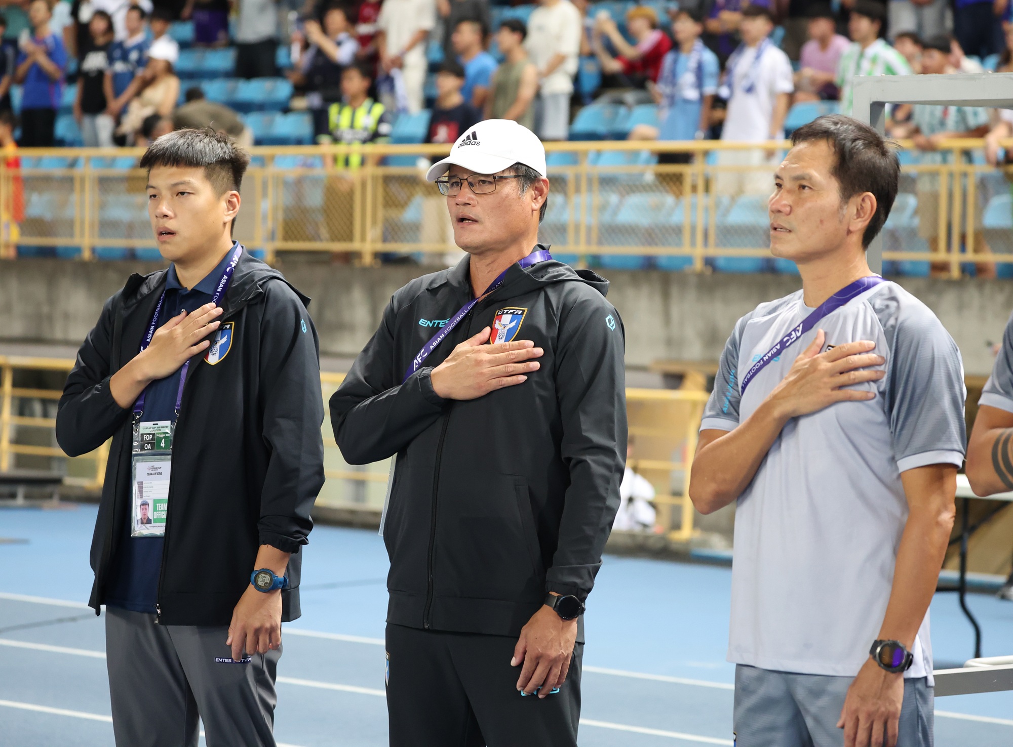 《足球》中華男足1：6落敗 總教練黃哲明請辭盼找回對國家隊的尊重