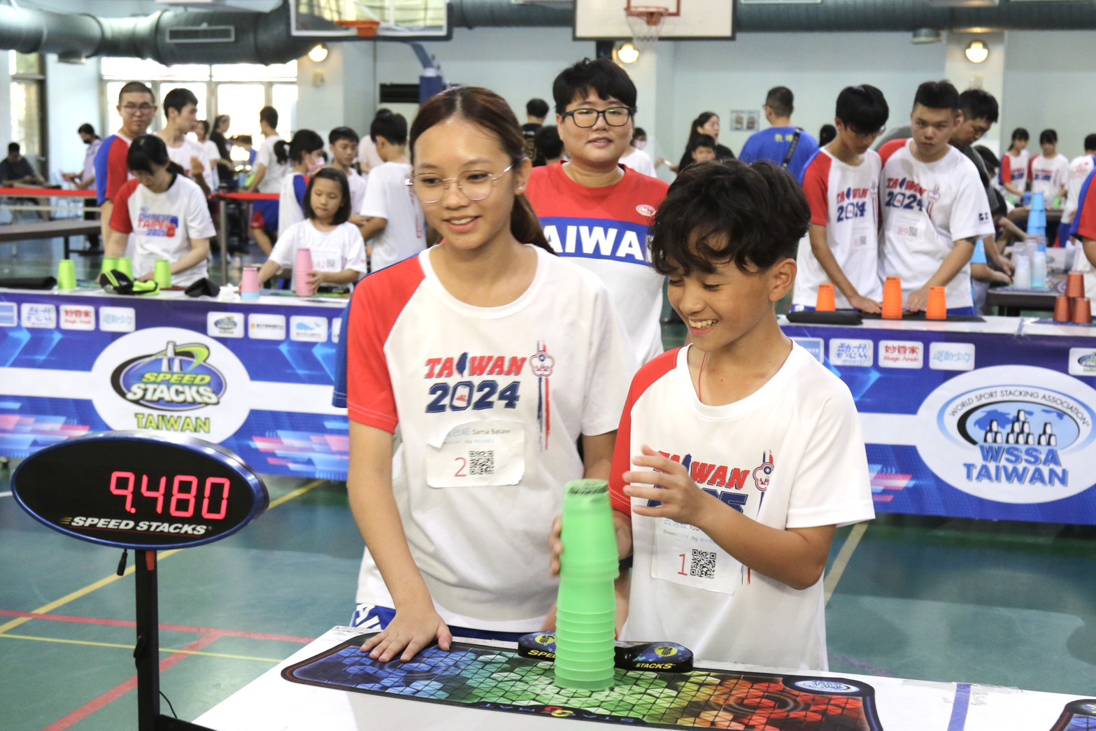 《疊杯》台灣 52 名疊杯高手征戰大連亞洲盃 疊杯實力與共融精神同時綻放