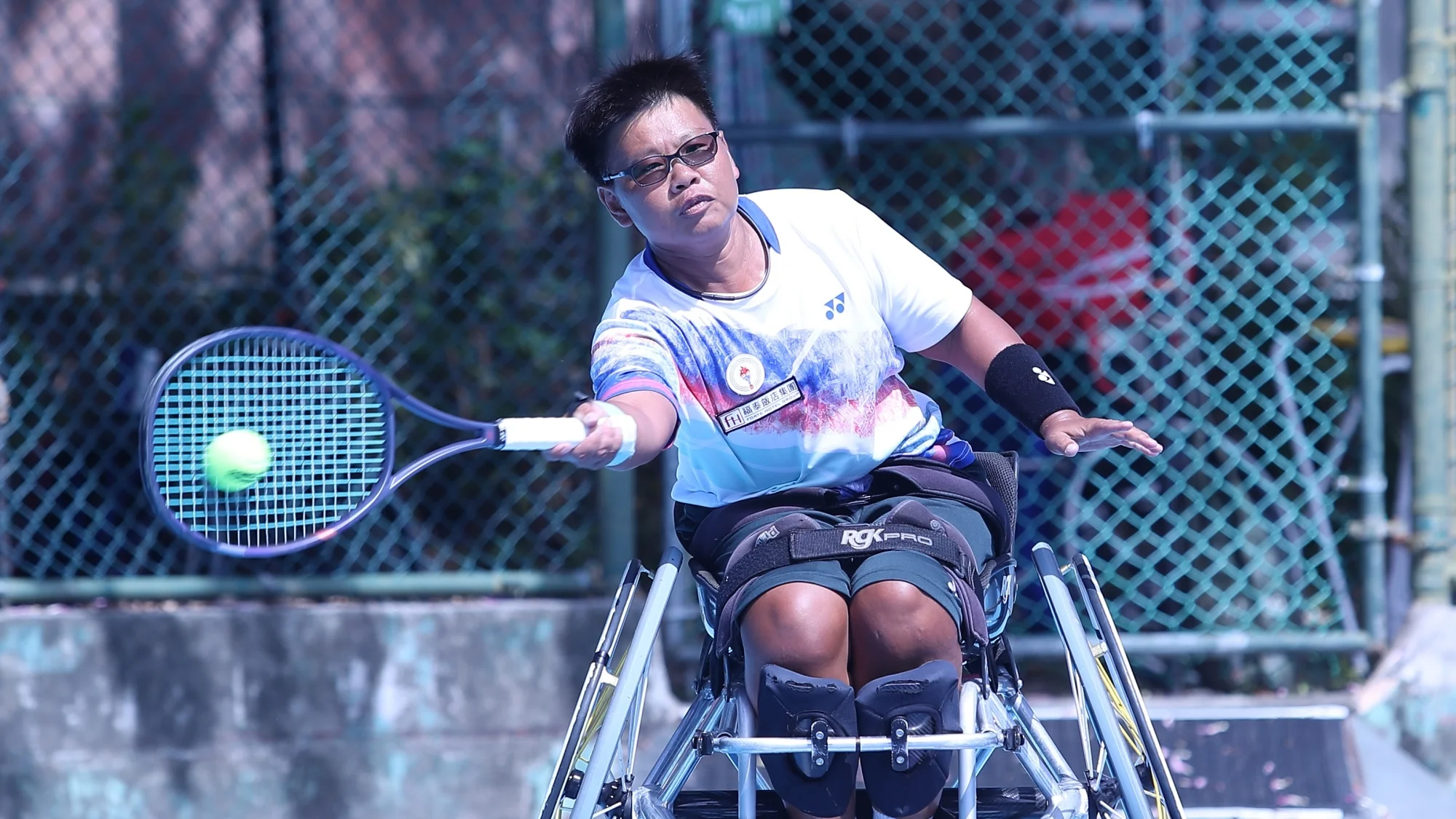 《輪椅網球》2025凱靖盃臺北國際輪椅網球公開賽天母火熱開戰 臺灣好手黃楚茵破4小時苦戰突圍