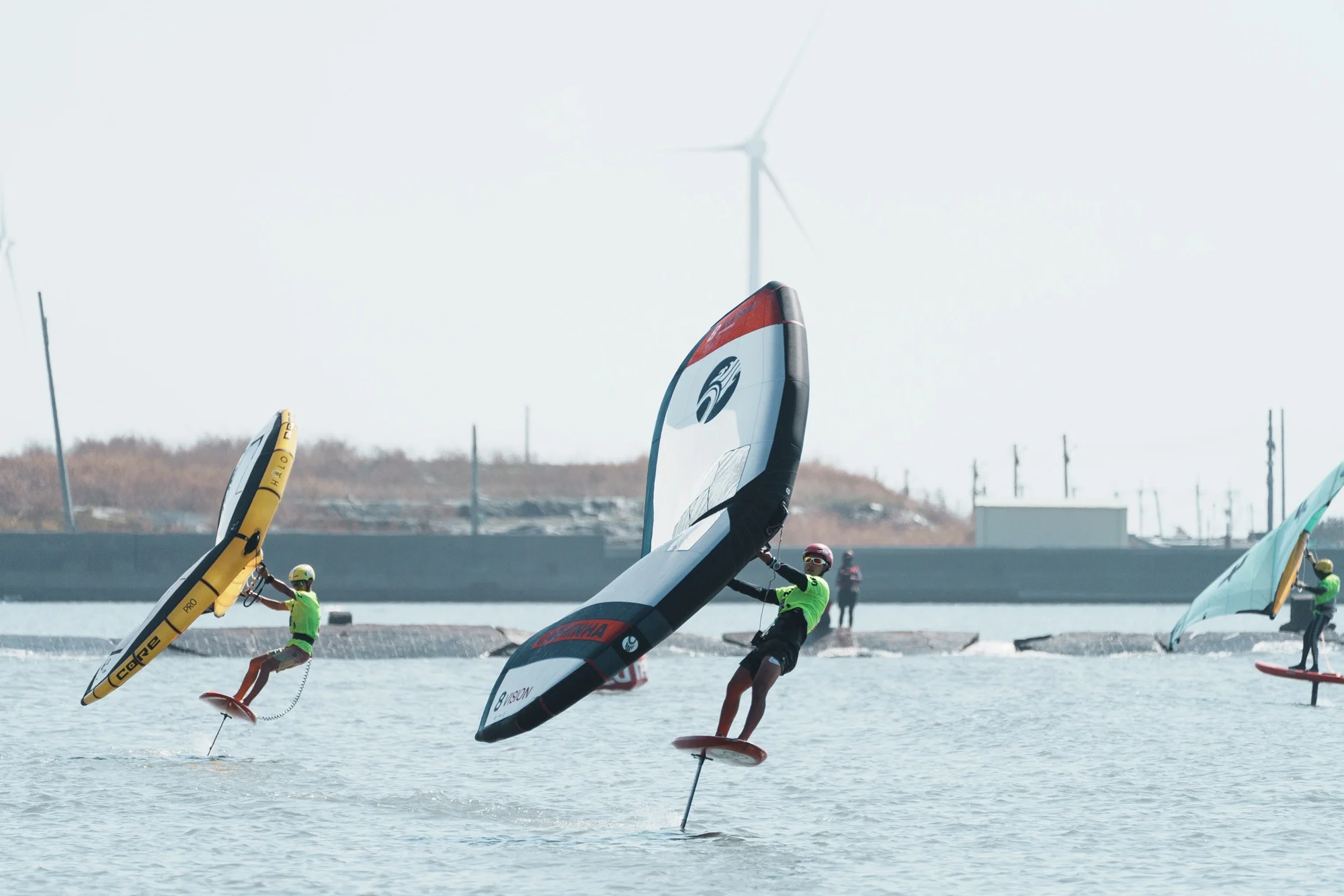《體壇》國際好手齊聚三條崙 雲林風箏衝浪公開賽掀起濱海追風熱潮
