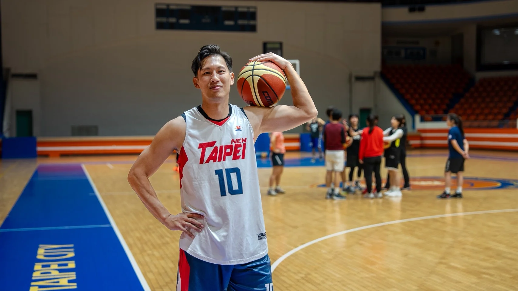 《身障運》在無聲球場堅持奔跑  聽障籃球國手吳啟道：因為喜歡 所以一直打下去