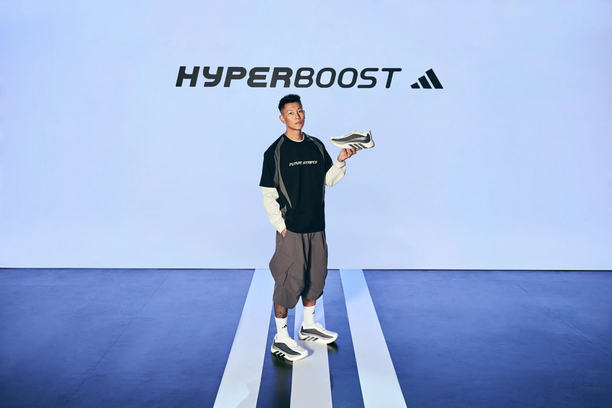 《看裝備》adidas HYPERBOOST超級緩震跑鞋家族系列輕彈登場 品牌好友E.SO瘦子邀請跑者高能開跑