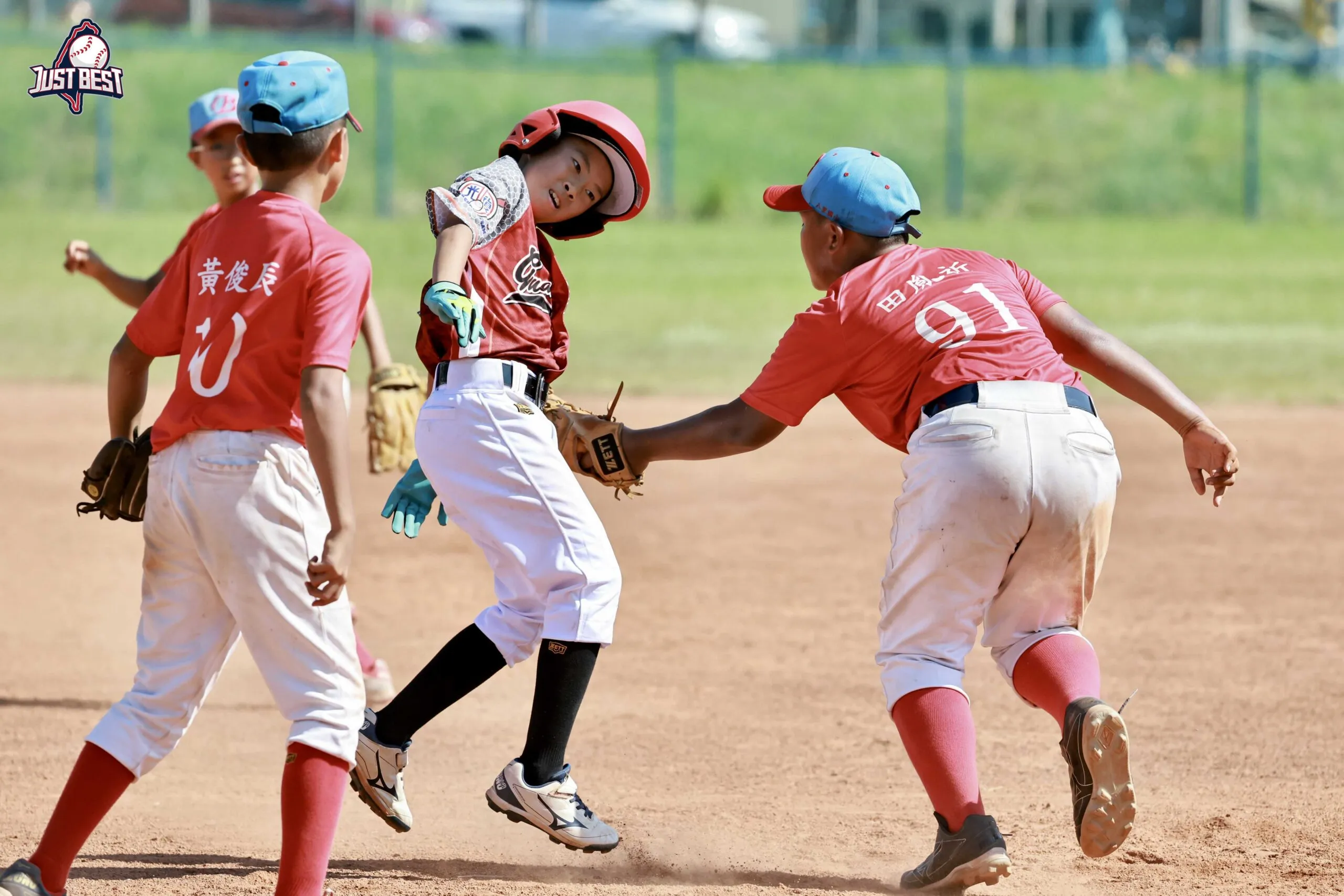 臺北就是棒》三刀流黃俊辰率領八里國小力奪連勝 光復國小火力復甦轟垮鷹速小子